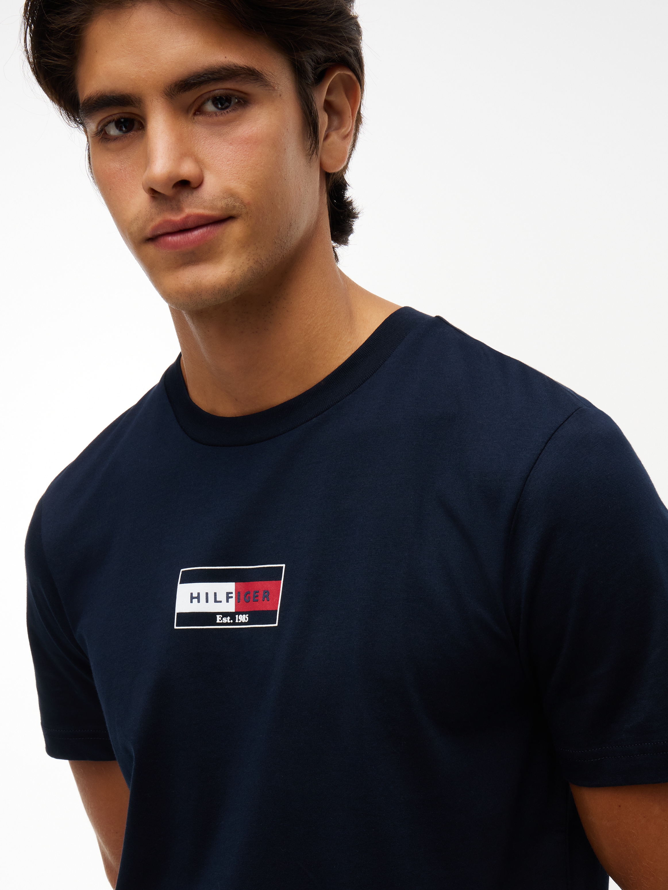 Tommy Hilfiger T-Shirt »BRAND LOVE SMALL FLAG« regular fit, Baumwolljersey
