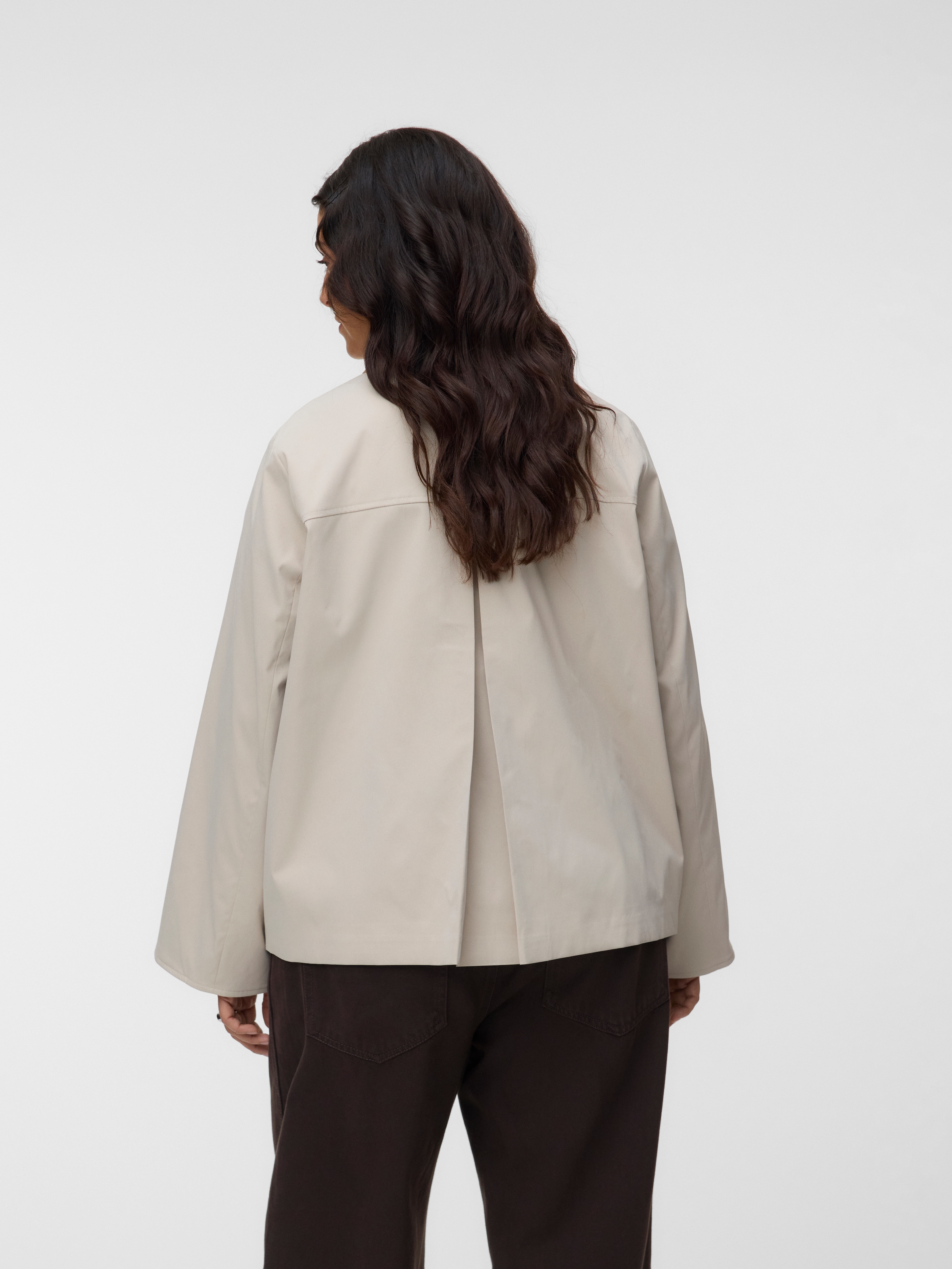 Vero Moda Curve Veste courte »VMCCHELSEAPOPPY SHORT JACKET CUR« fibre synthétique
