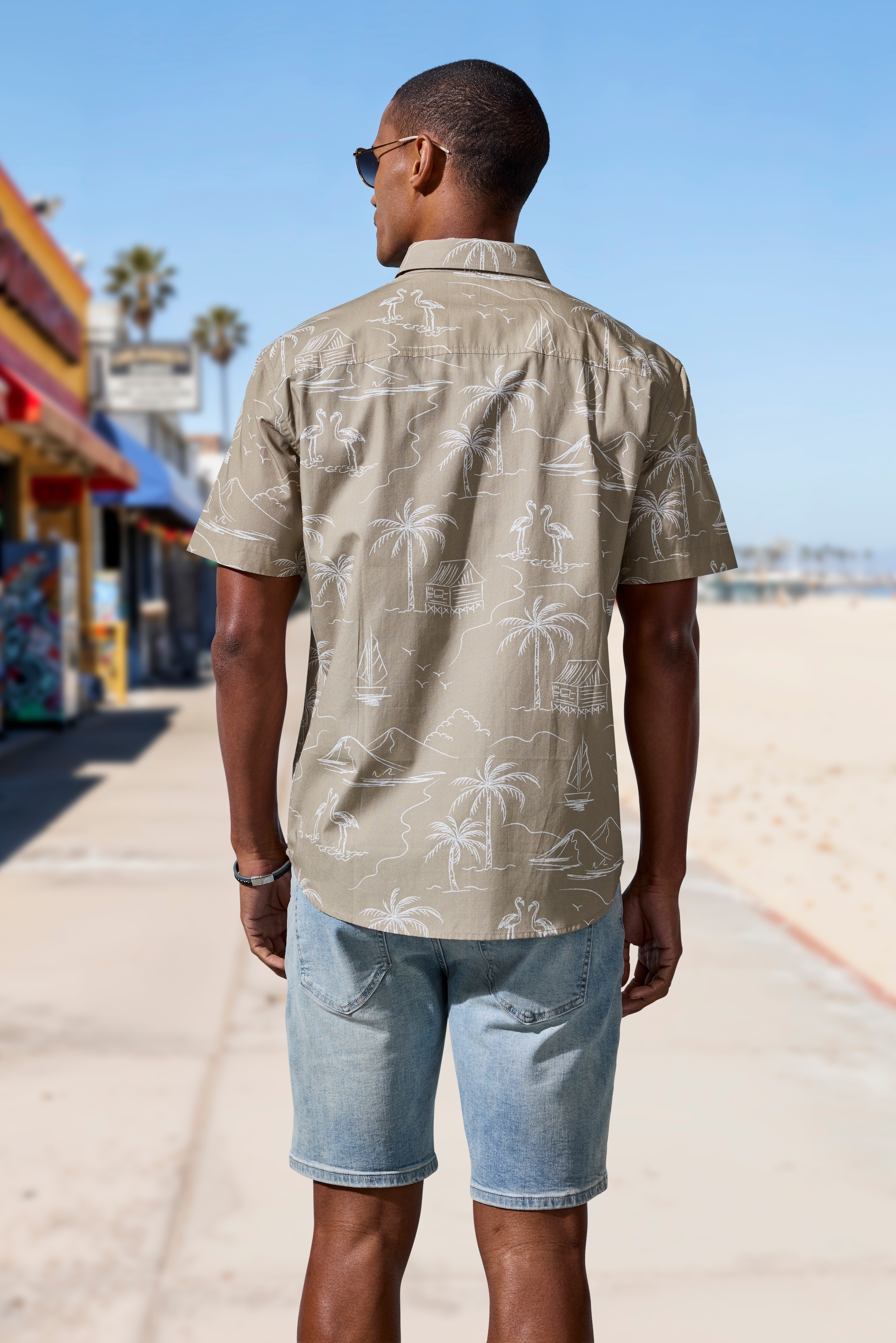 Buffalo Jeansshorts »5-Pocket Shorts,« mit normaler Bundhöhe, kurze Hose aus elastischer Denim-Qualität