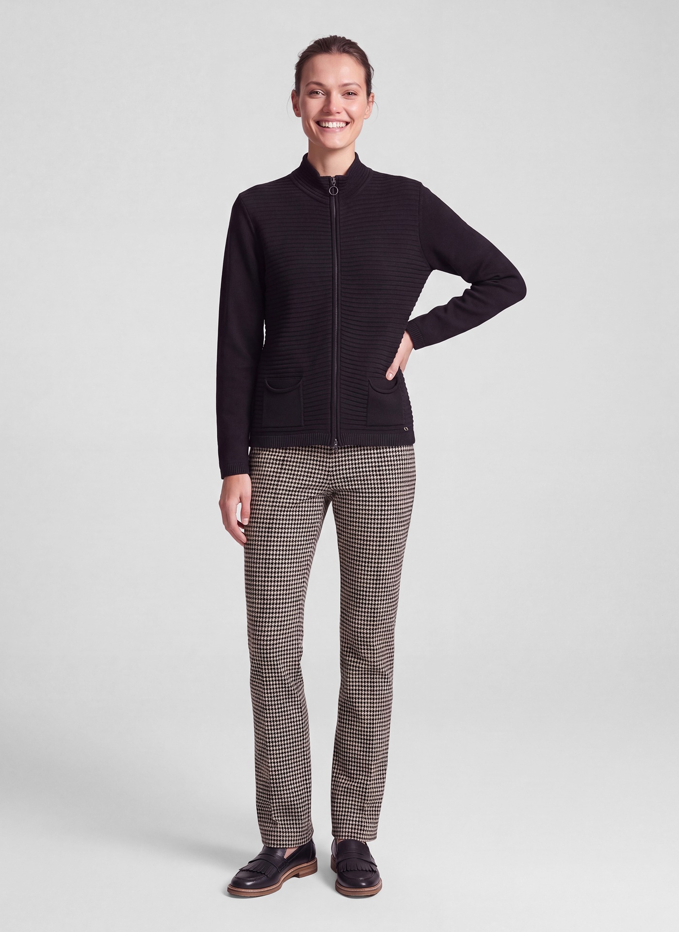 Rabe Veste en tricot avec structure fine et col montant / fermeture éclair