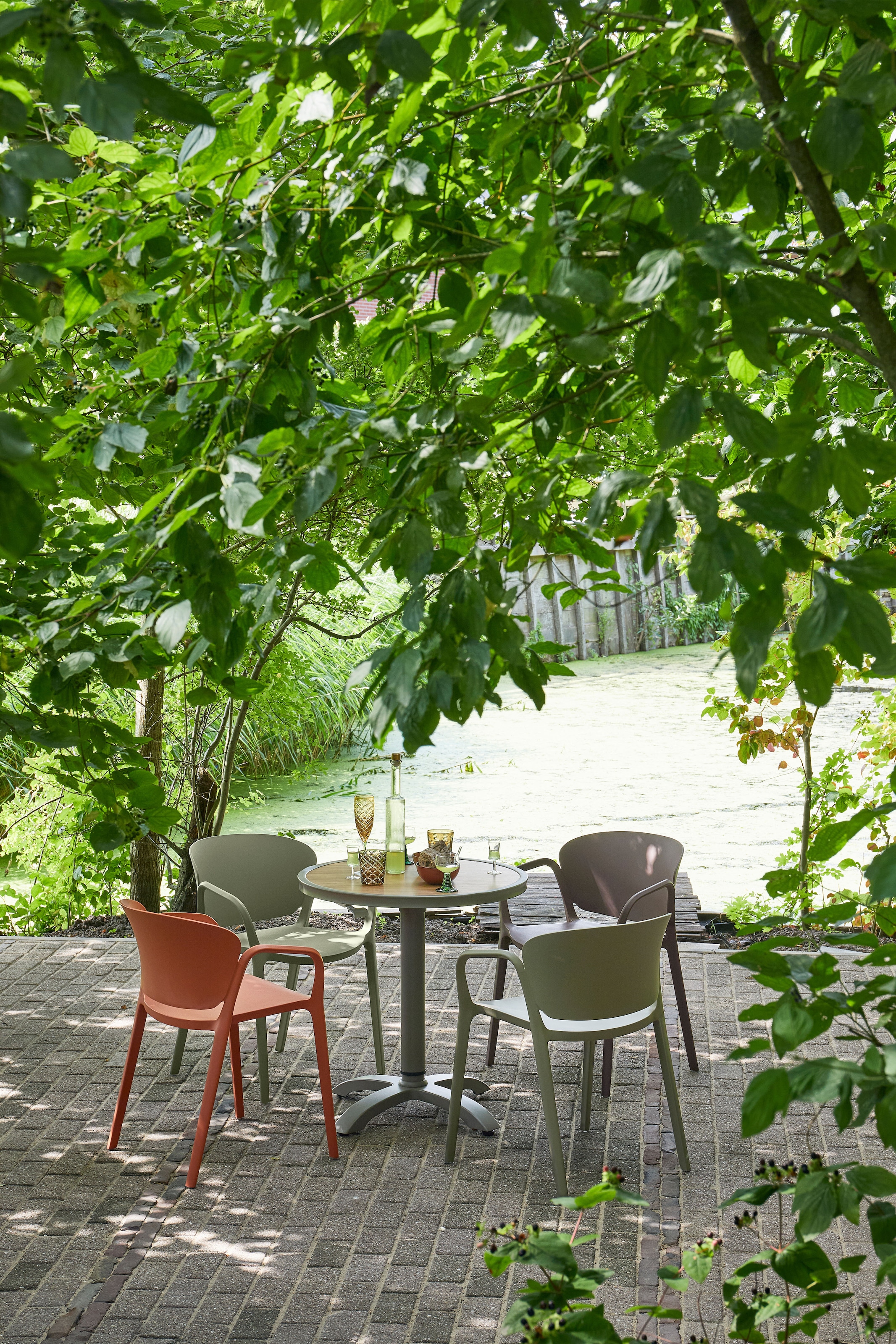 WOOOD Tabouret de bar »Jeppe aus Aluminium höhenverstellbar, B 70 x T 70 x H 72/110 cm« adapté pour l'extérieur, facile à monter, facile d'entretien