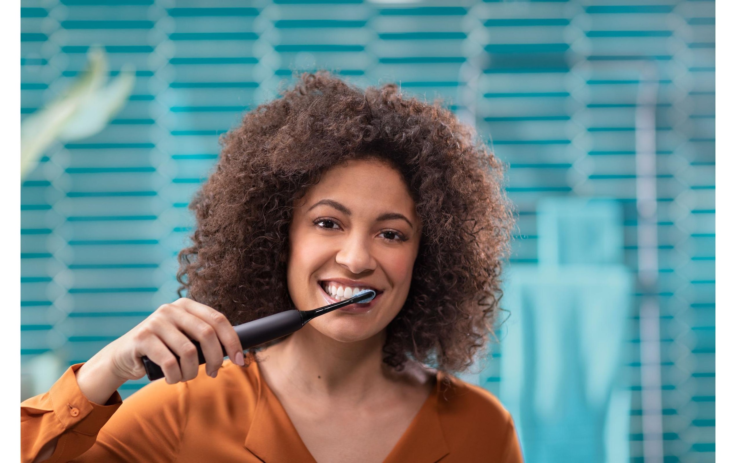 Philips Brosse à dents sonique »HX9914« 2 cuis Aufsteckbürsten DiamondClean Premium Schallzahnbürste, Doppelpack inkl. Ladeglas