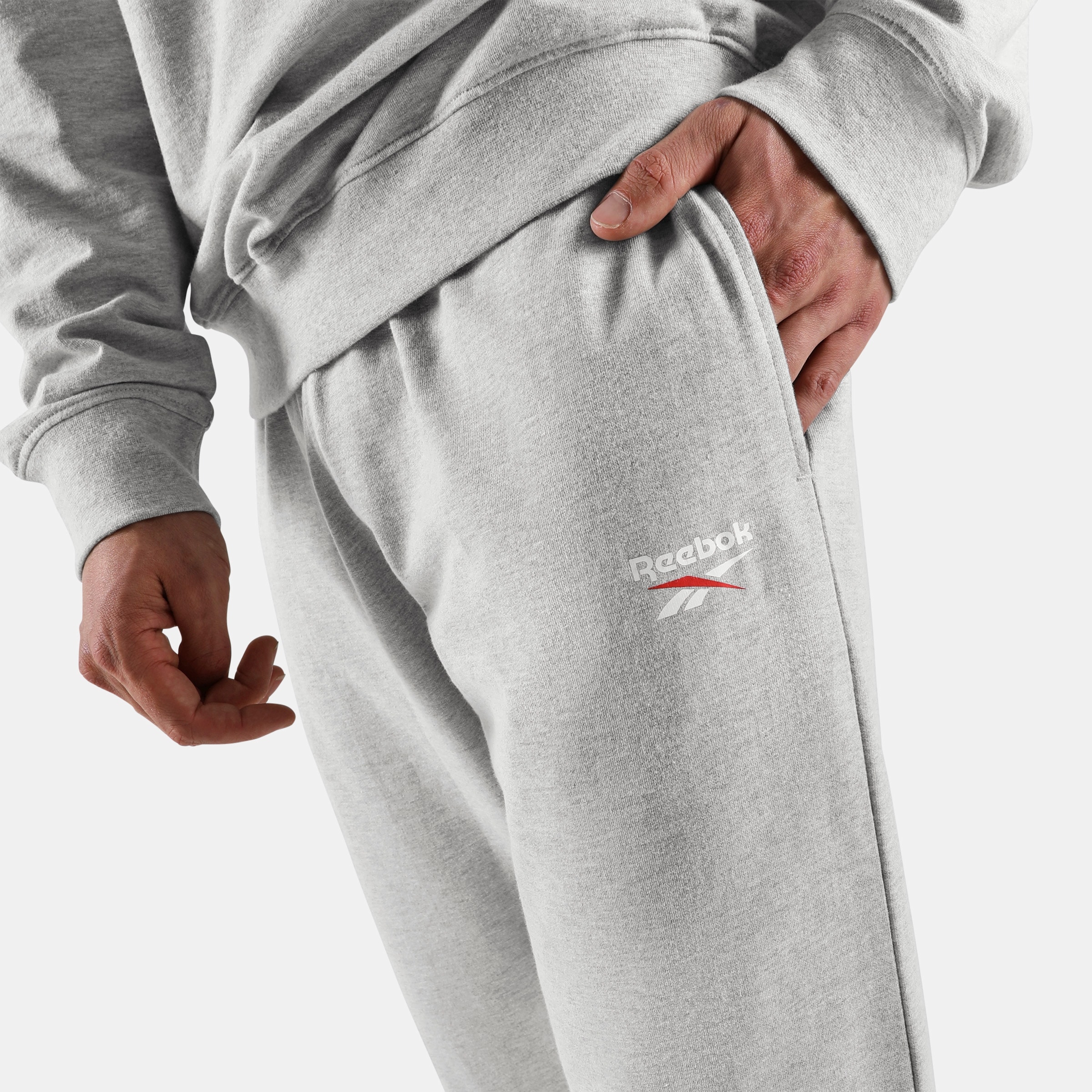 Reebok Jogginghose »ID SMALL LOGO FRENCH TERRY JOGGER PANTS«  für Erwachsene geeignet, aus Baumwolle, in den Grössen S bis XXL