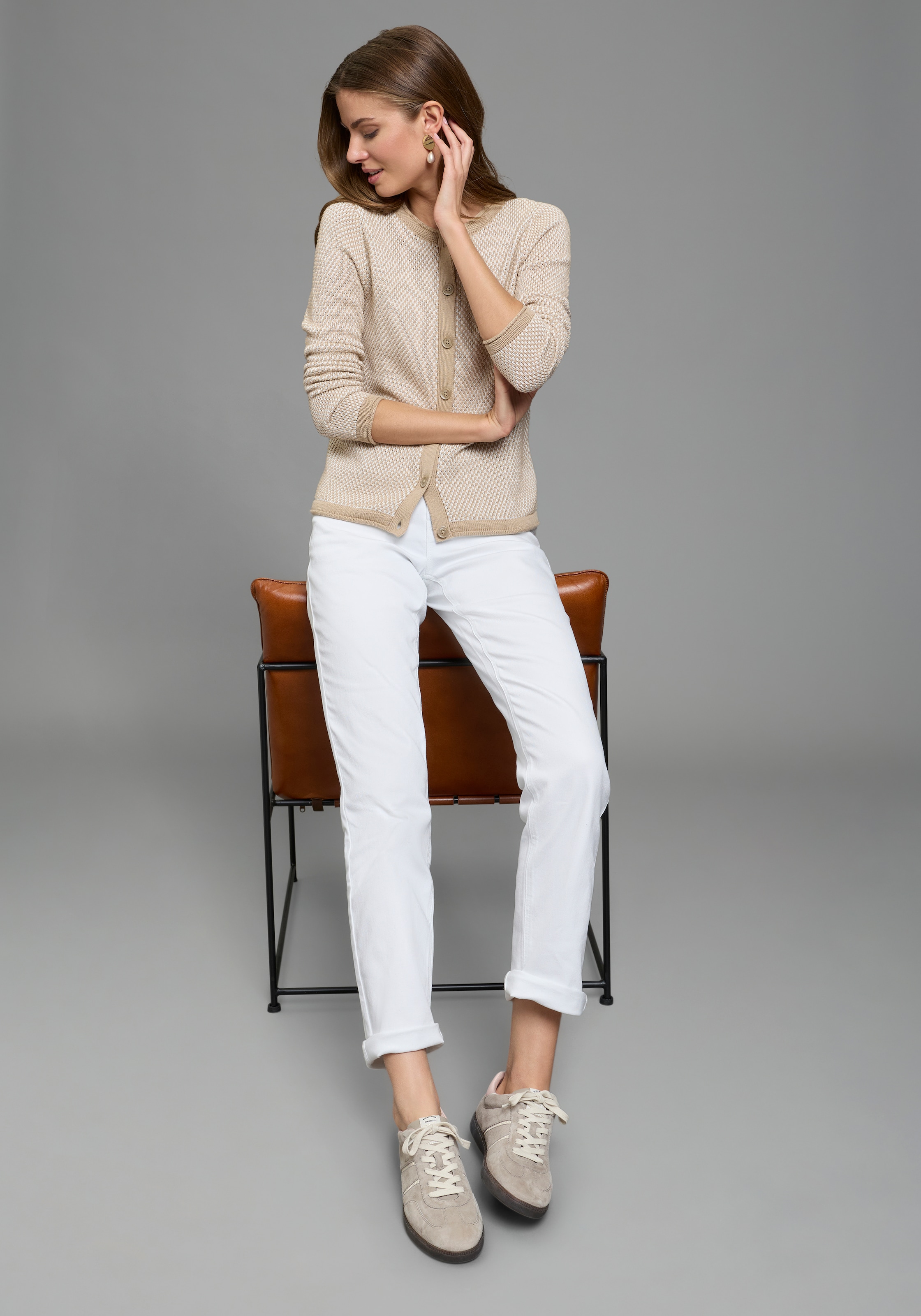 Laura Scott Veste en tricot leichter Übergangsstrick mit moderner Struktur und Knopfleiste