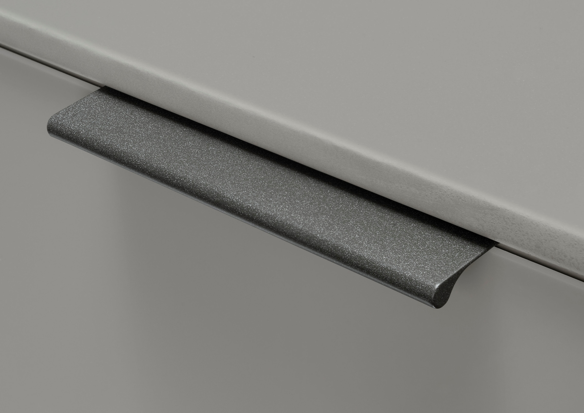 WIEMANN Kleiderschrank »Monaco« mit Teil-Glasfront sowie hochwertige Beschläge inkl. Dämpfung