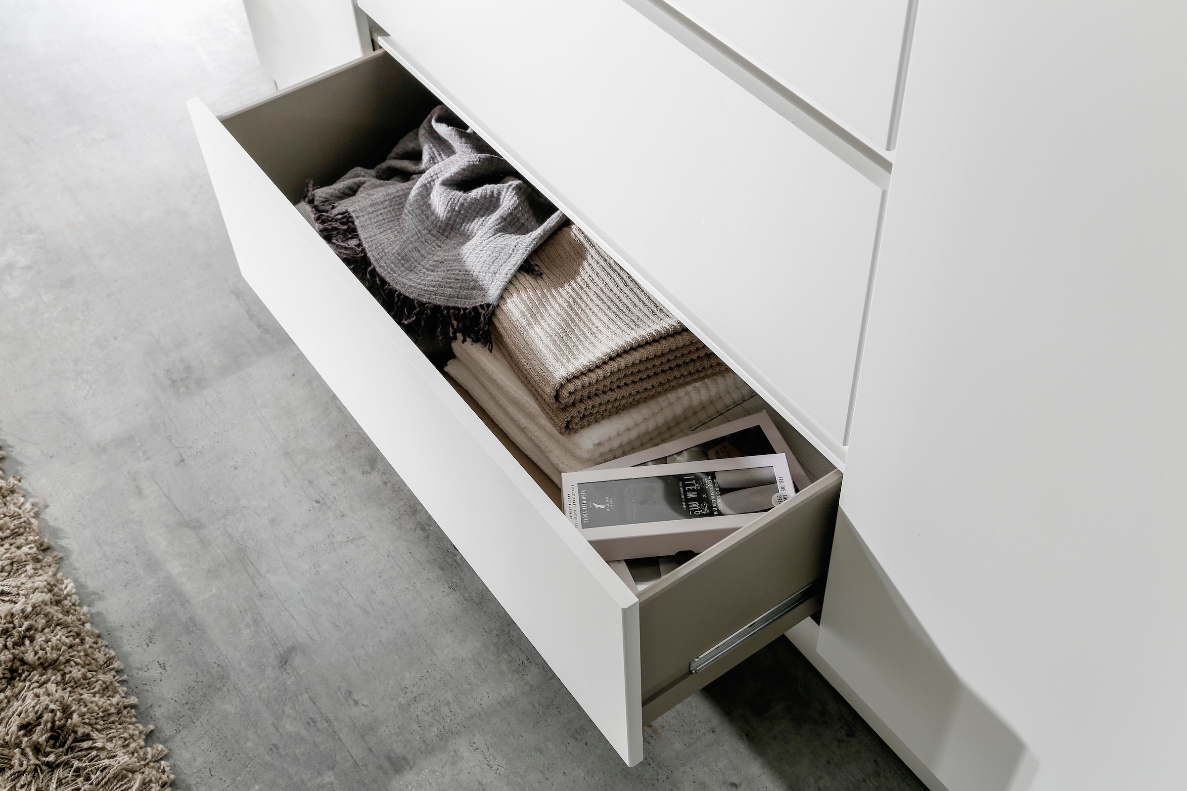 rauch Drehtürenschrank »Kleiderschrank Schrank Garderobe Wäscheschrank Ankleide NIDDA« Breiten 91/136/181 cm, Höhe 197 cm,  grifflose Front sowie Push-to-Open Funktion MADE IN GERMANY