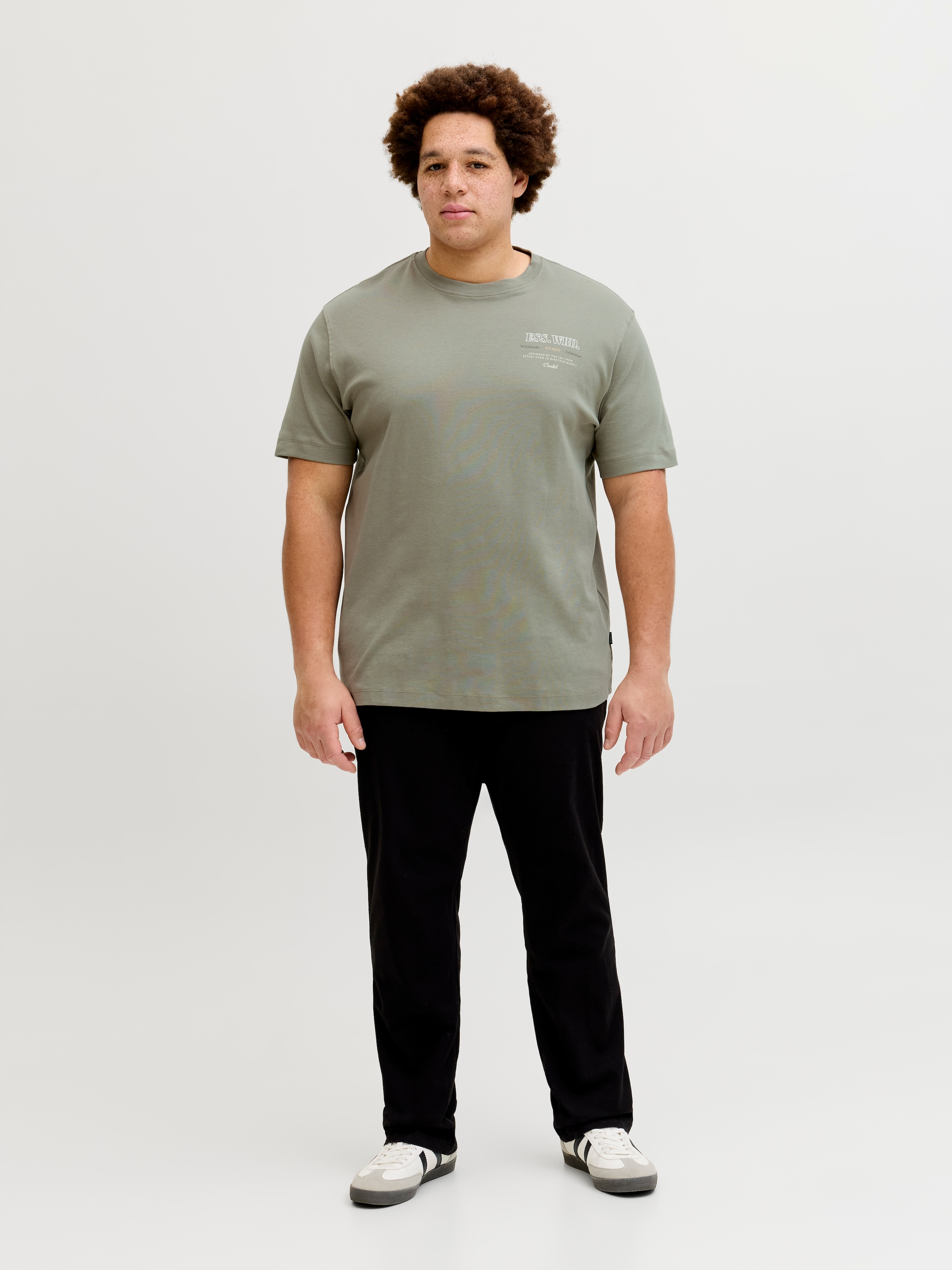 Jack & Jones PlusSize T-Shirt »JJEURBAN EDGE STUDIO TEE SS SN PLS« mit Logobranding