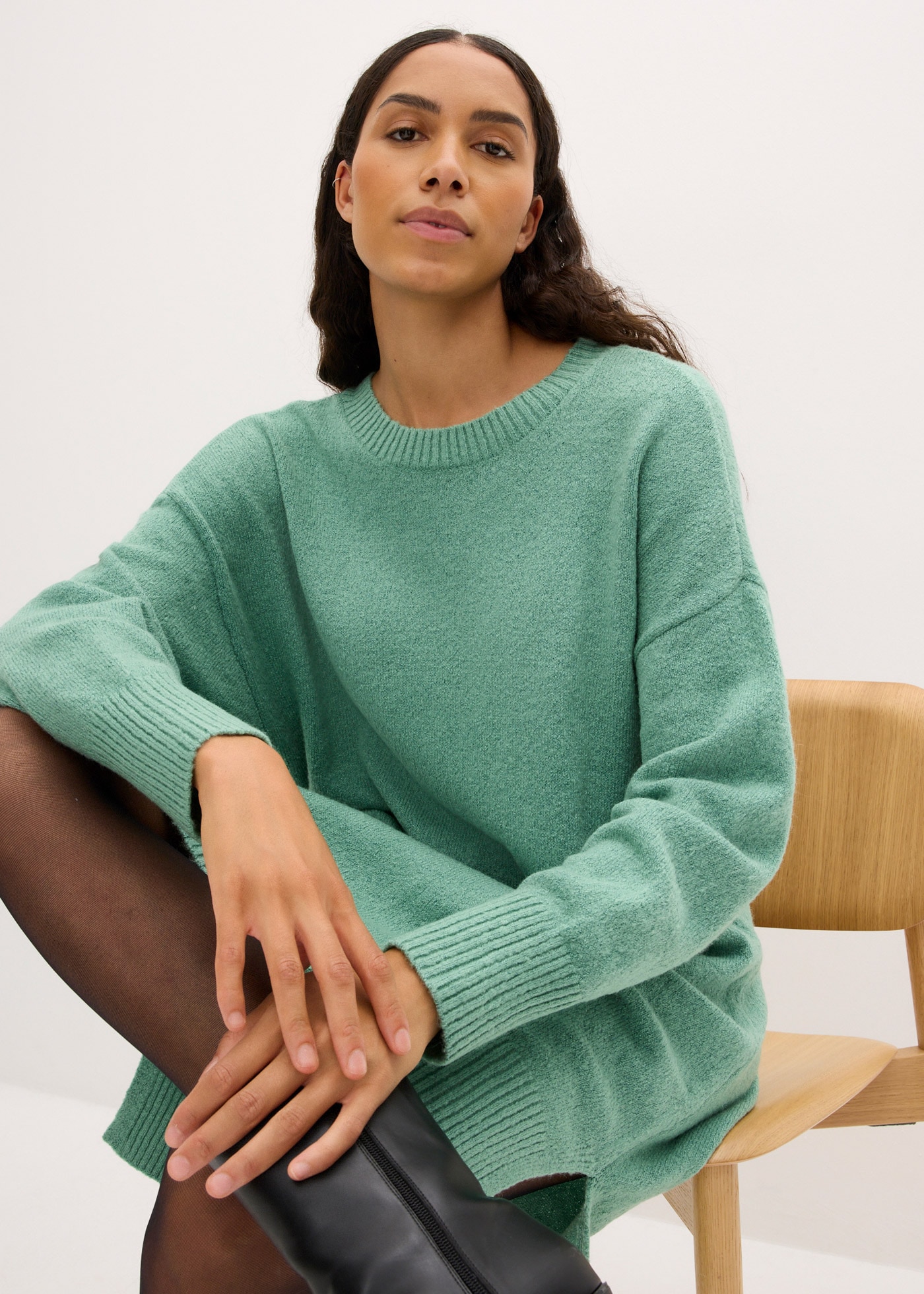 bonprix Robe en sweat »Oversize-Strickkleid« aus Materialmix, Oversize Passform, knielang, mit Seitenschlitzen