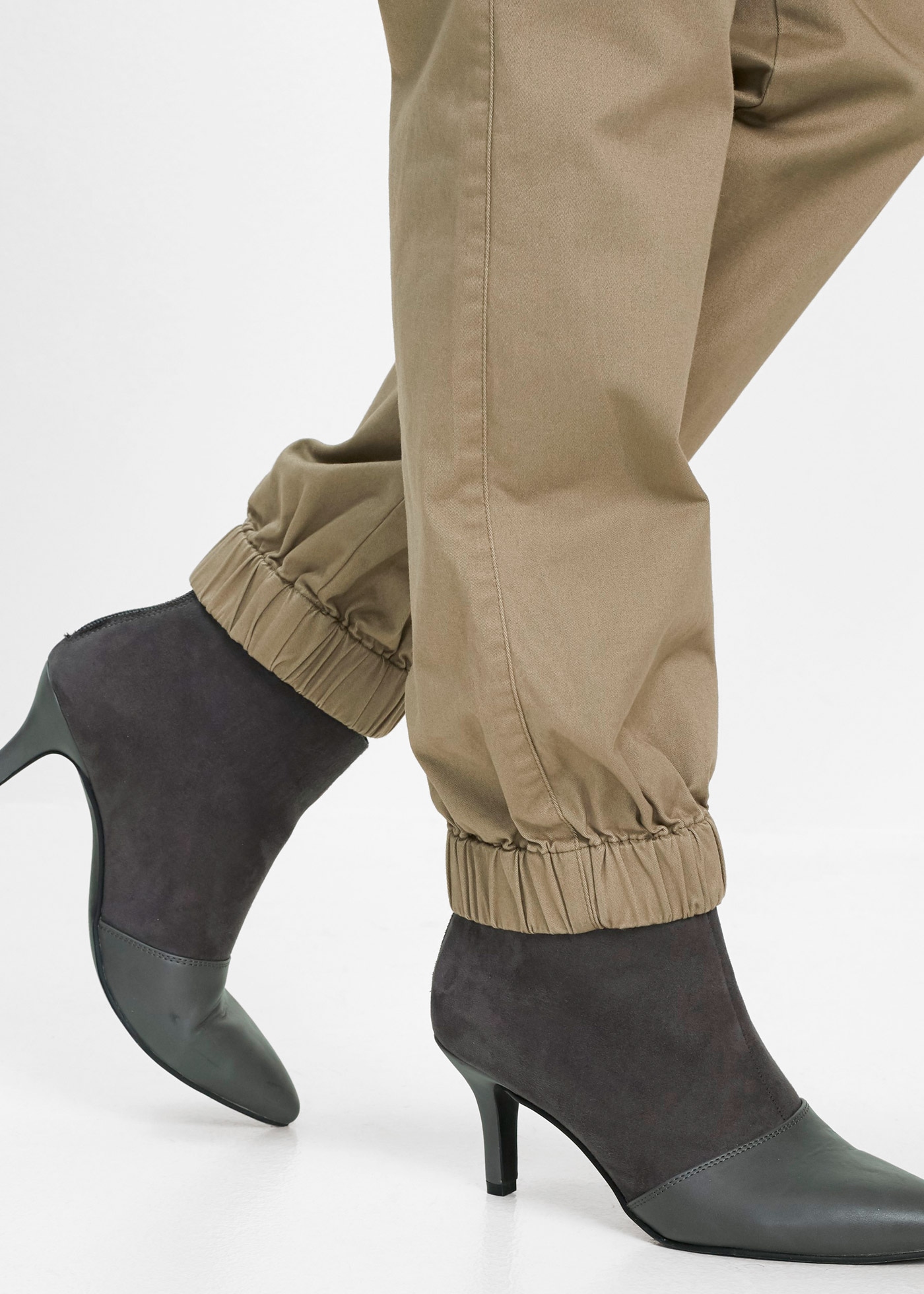 bonprix Cargohose  aus Baumwolle mit Elasthan, lockere Passform, mit Bequembund