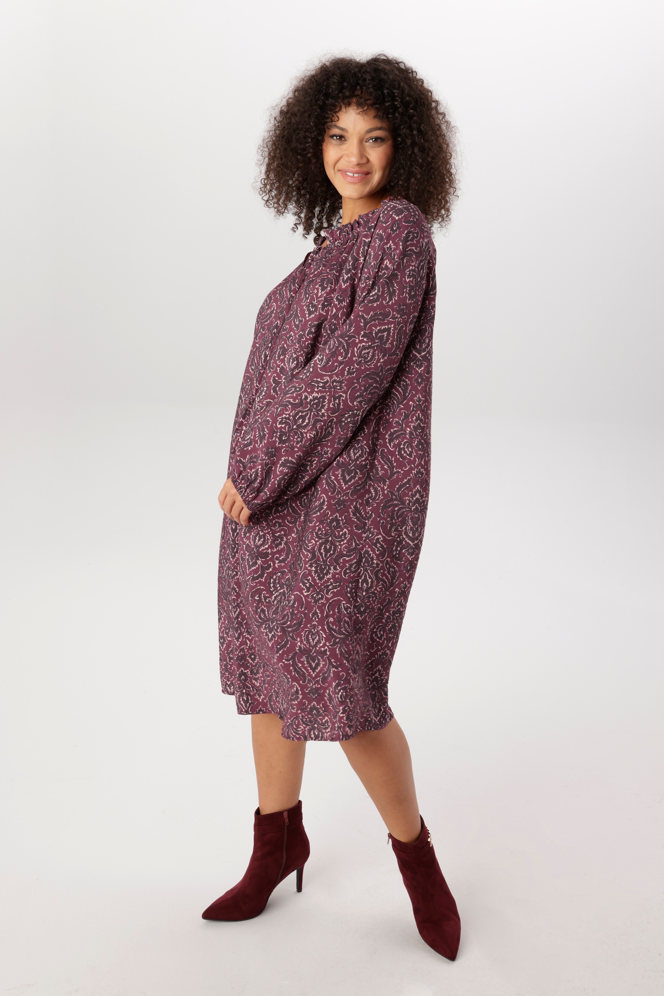 Aniston PLUS Robe tunique dans un joli motif paisley - NOUVELLE COLLECTION