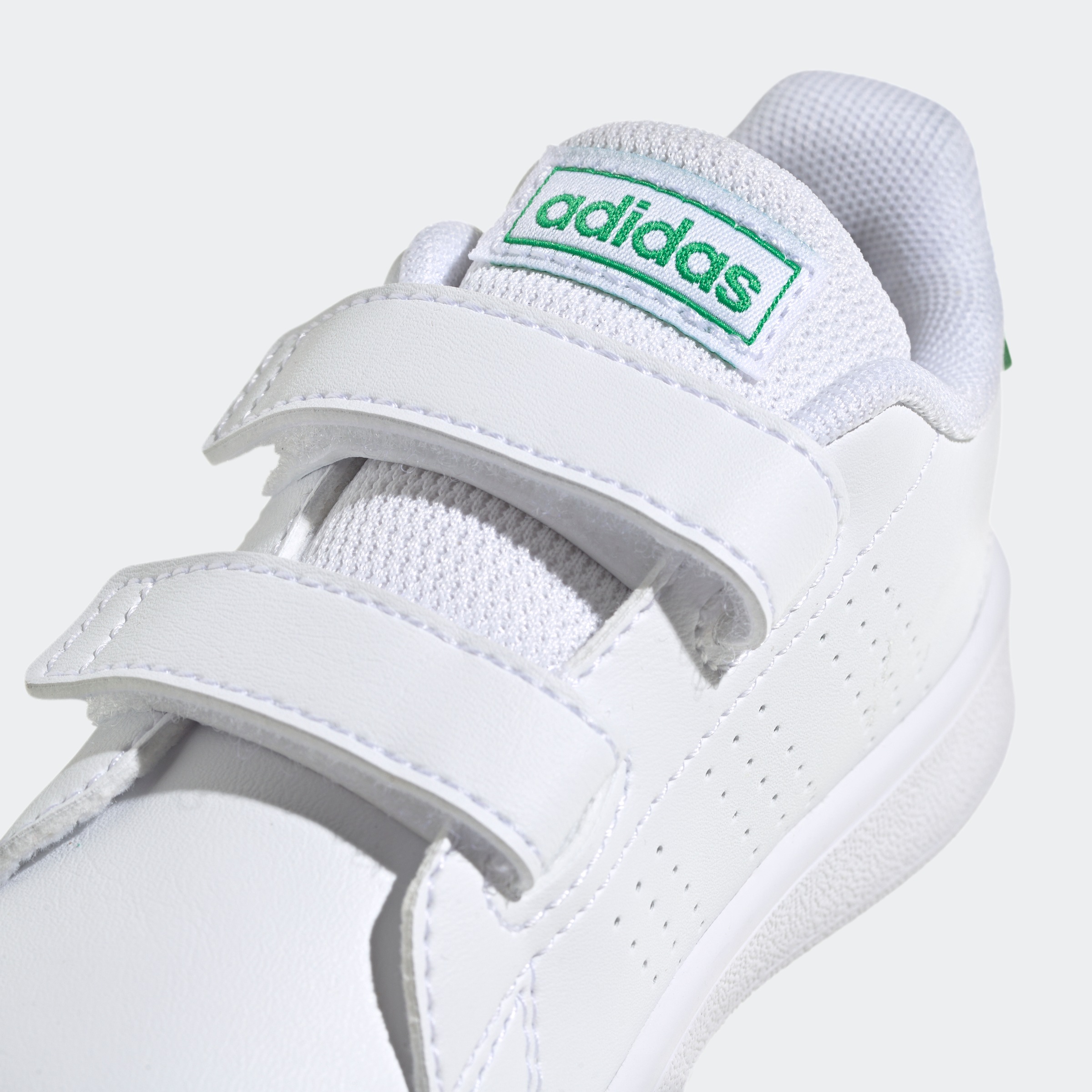 adidas Sportswear Sneakers »ADVANTAGE LIFESTYLE COURT TWO HOOK-AND-LOOP«  Design auf den Spuren des adidas Stan Smith, für Kinder
