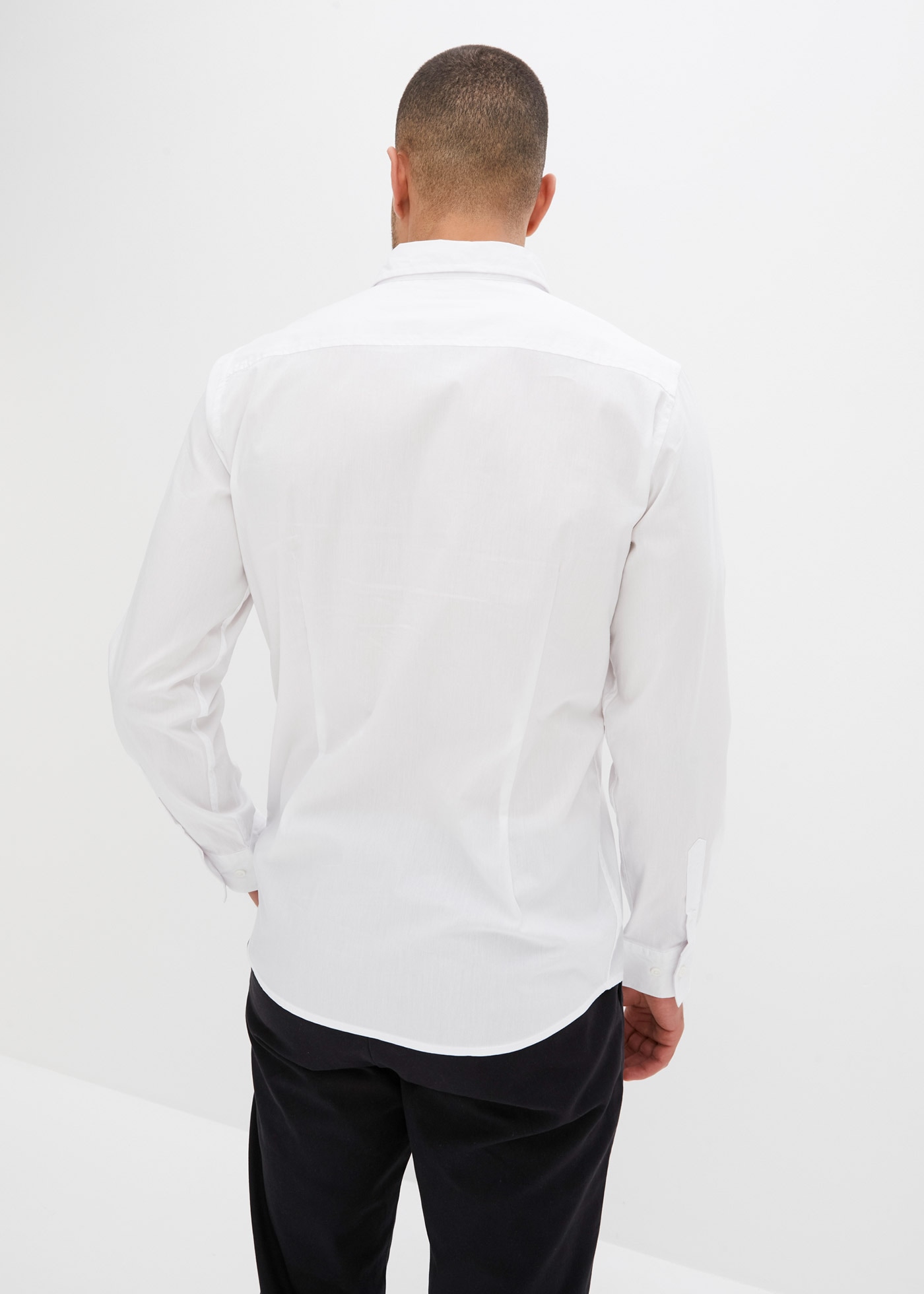 bonprix Chemise à manches longues coupe ajustée, en coton, polyamide et élasthanne, col Kent