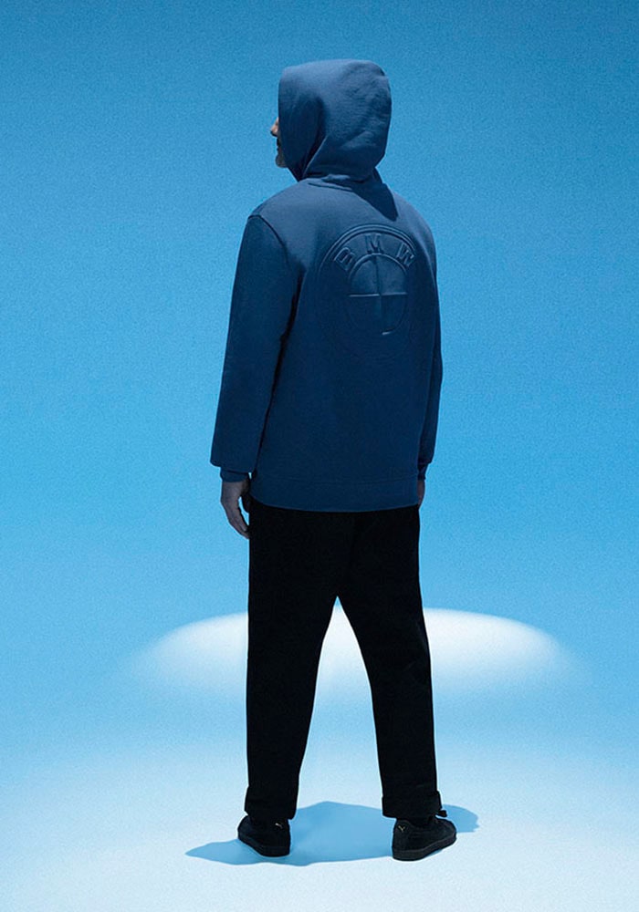 BMW Hoodie , mit farbgleichem Logo auf der Rückseite
