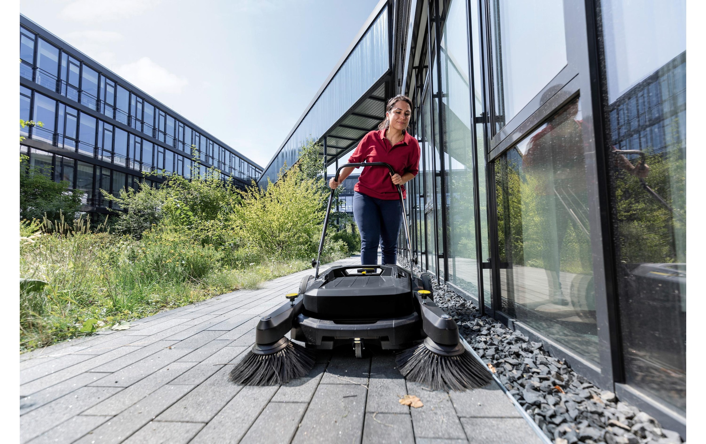 Kärcher Professional Balayeuse mécanique »KM 70/20 C 2 SB Go!Further«