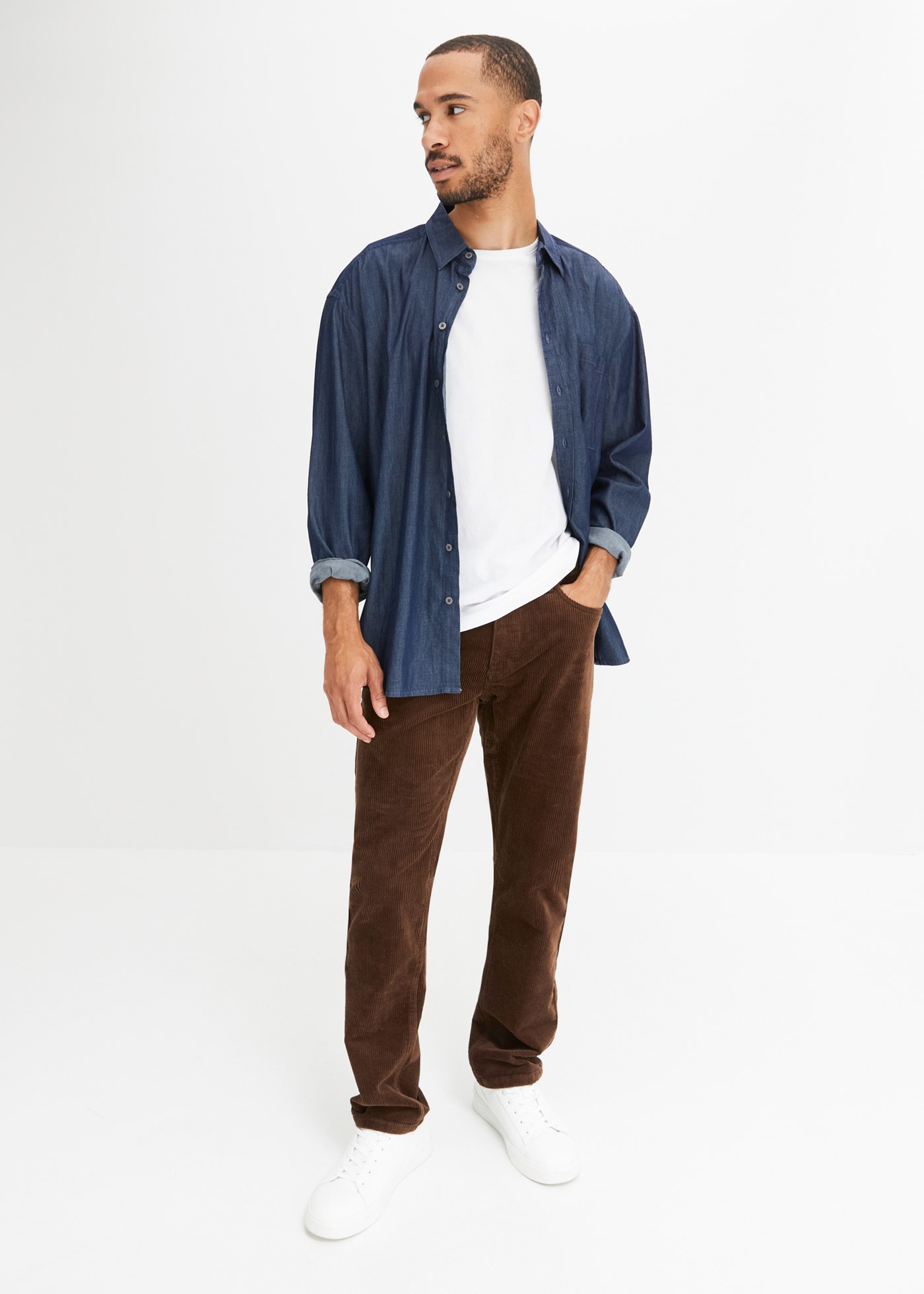 bonprix Pantalon en velours côtelé »Regular Fit Stretch-Cordhose mit Komfortschnitt«  aus Baumwolle und Elasthan, Regular Fit, Komfortschnitt