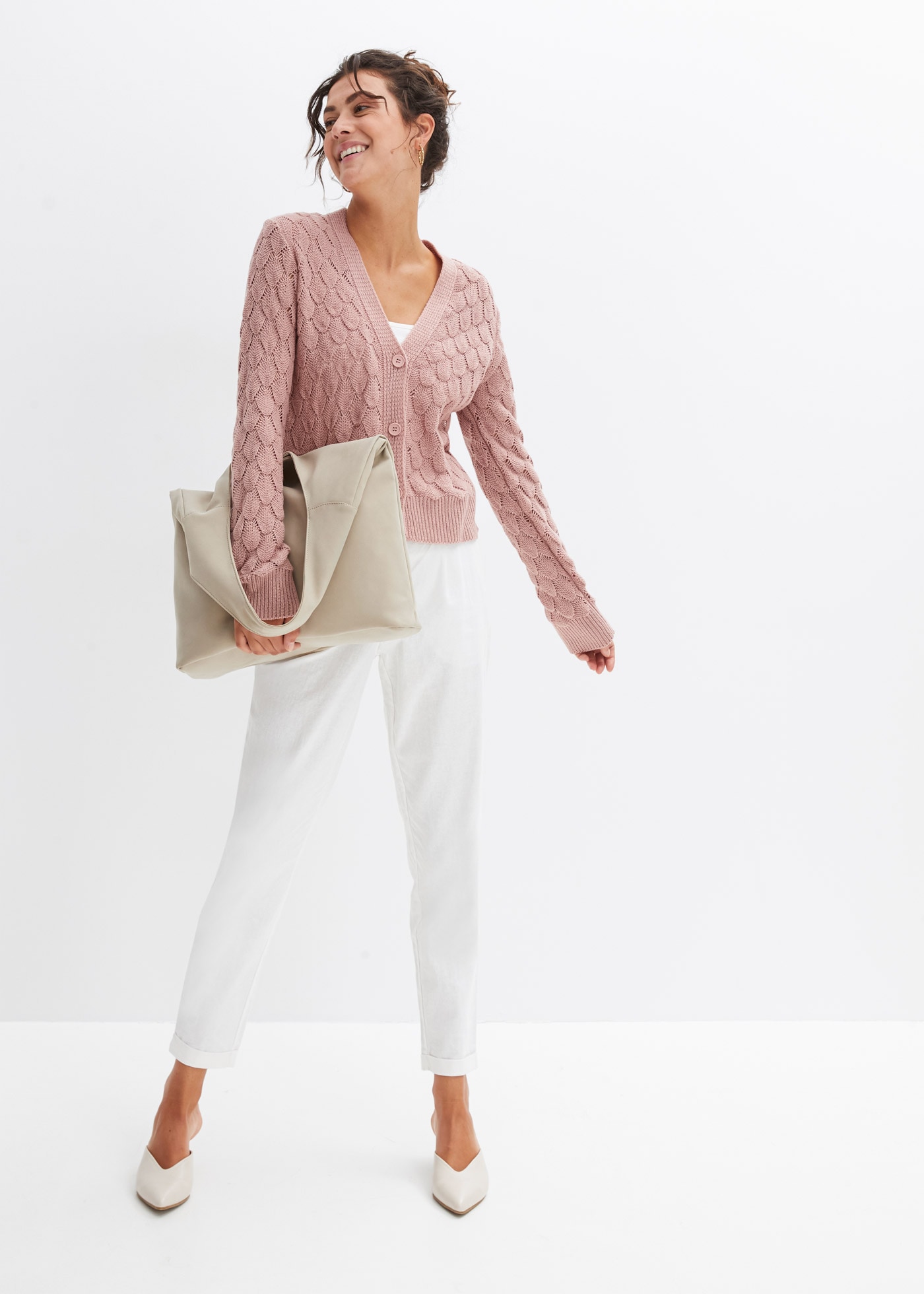 bonprix Veste en tricot ajouré »Ajour-Strickjacke« lockere Passform, luftiges Strickmuster, unifarben, mit Knopfleiste