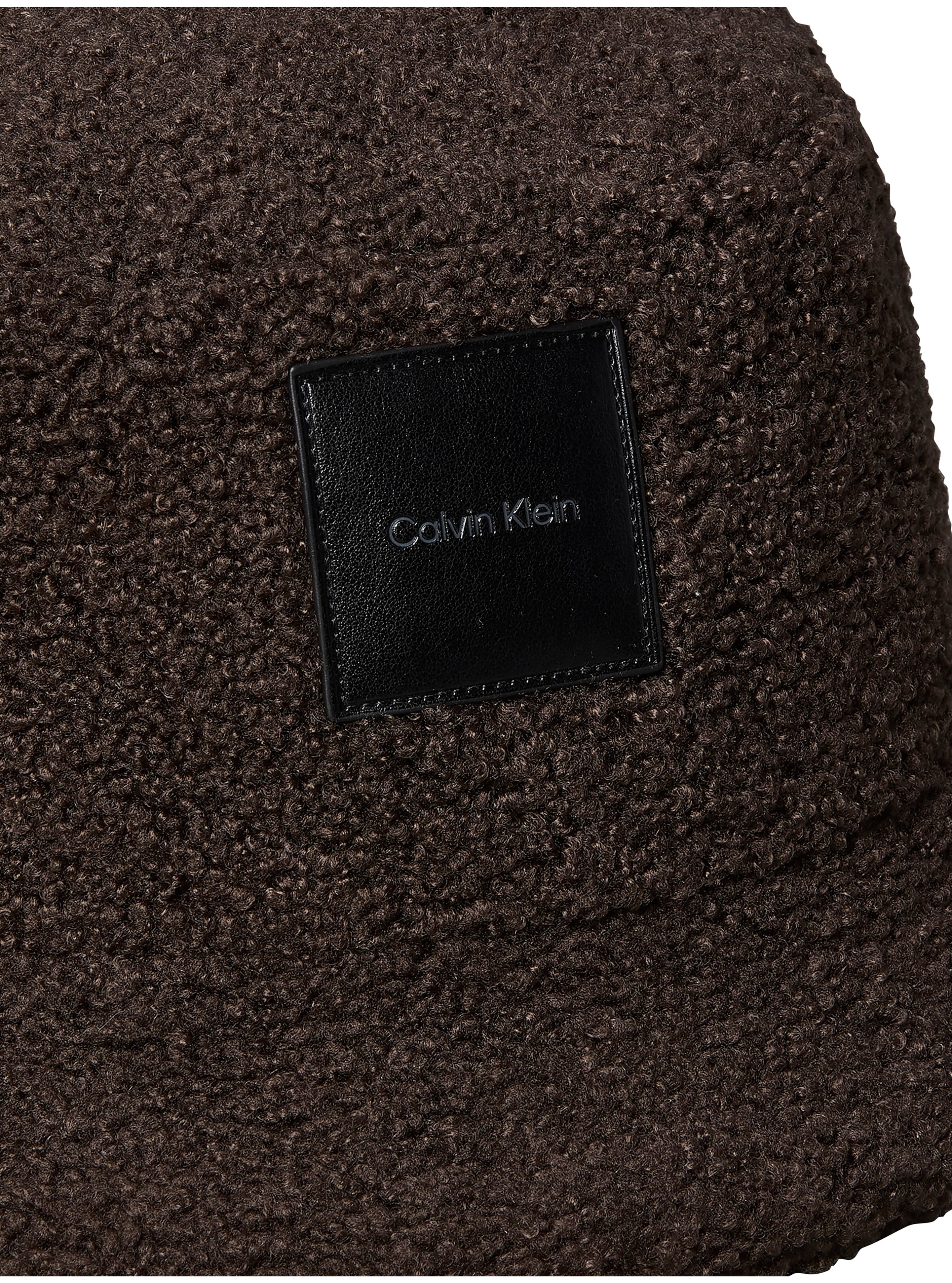Calvin Klein Chapeau de pêcheur »ALL-OVER SHERPA PATCH BUCKET« Coupe régulière avec imitation fourrure