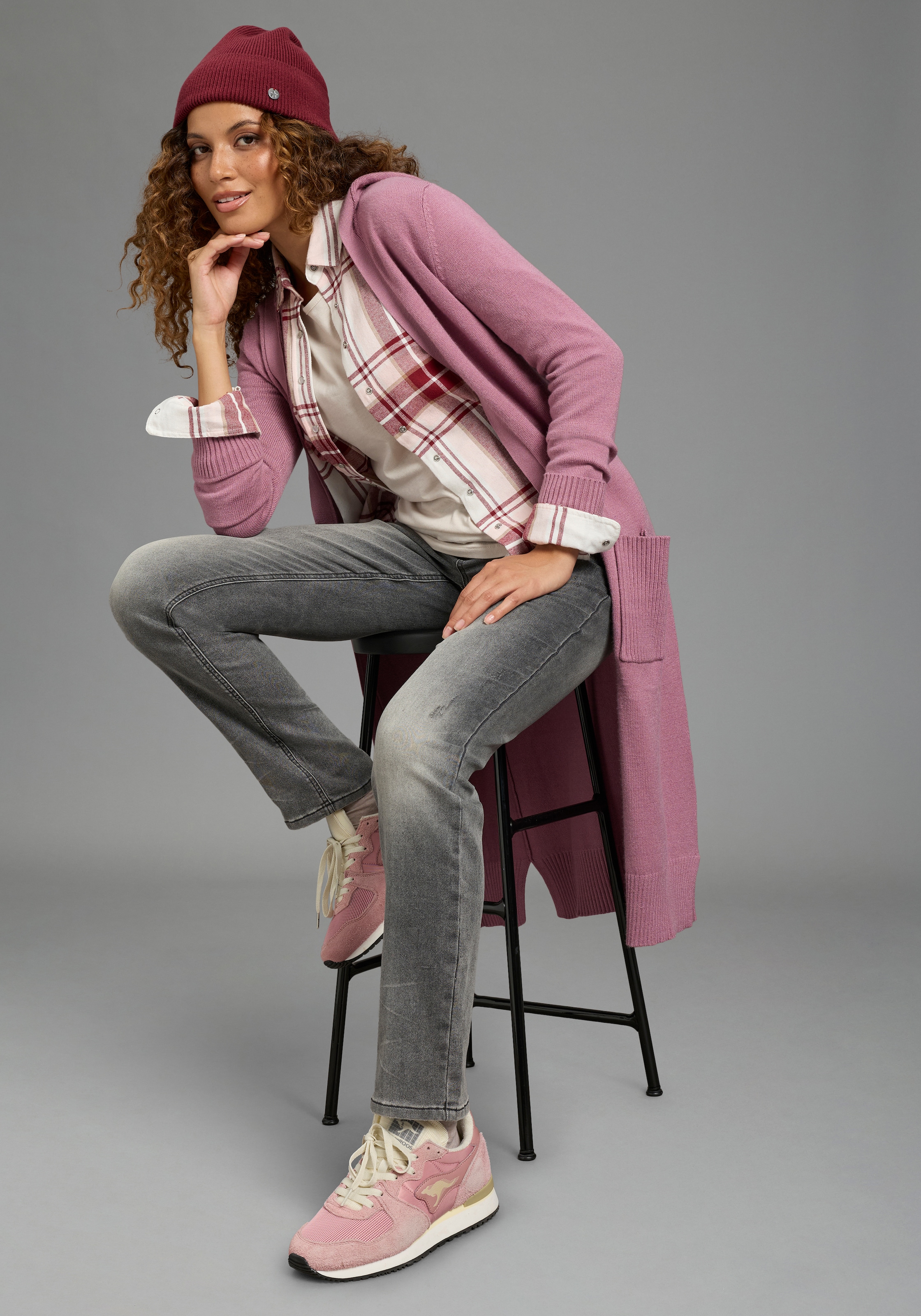 KangaROOS Cardigan long avec capuche, manches longues, coupe ajustée, sans fermeture