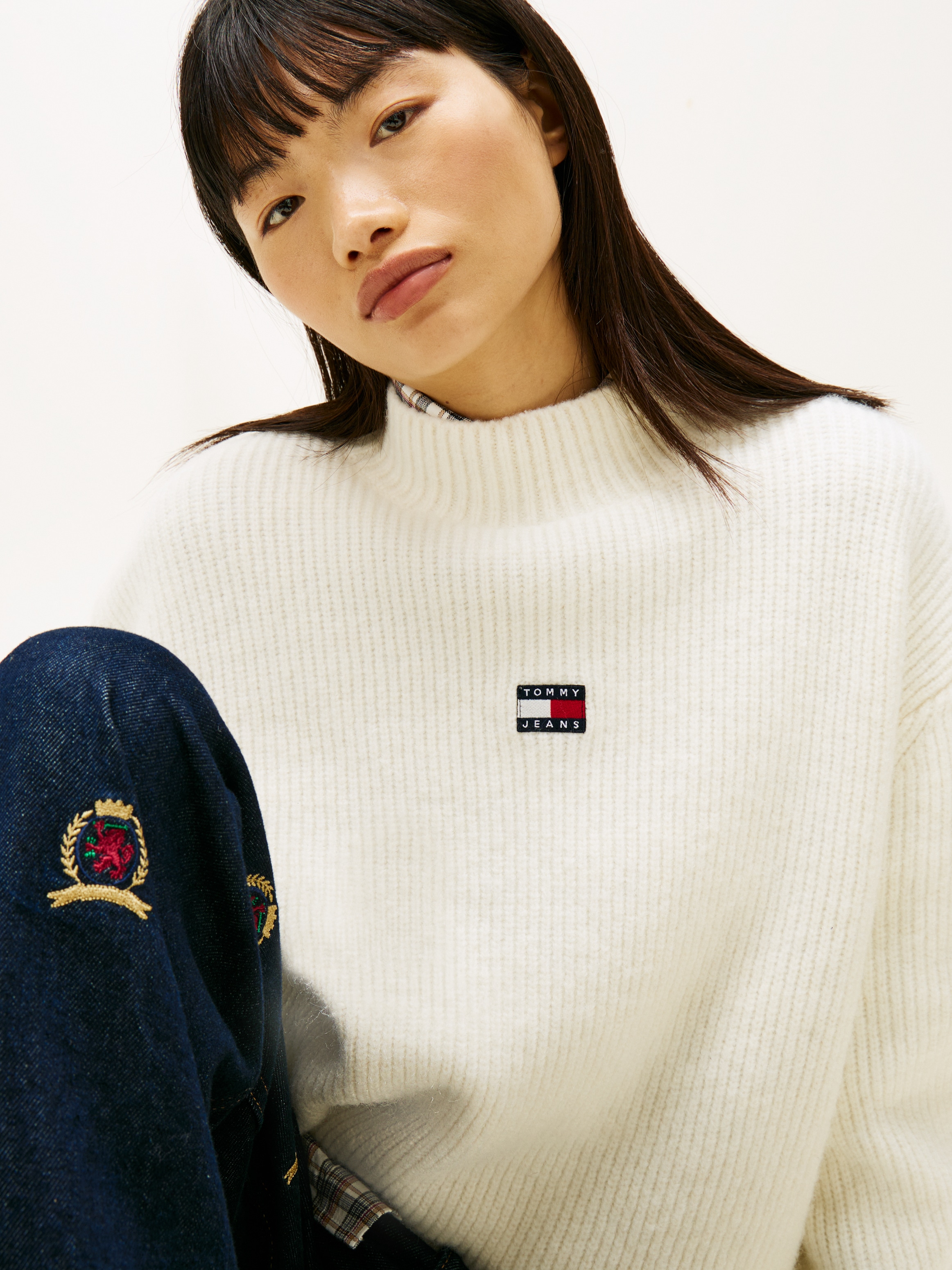Tommy Jeans Strickpullover »TJW MOCKNECK BADGE SWEATER EXT«
