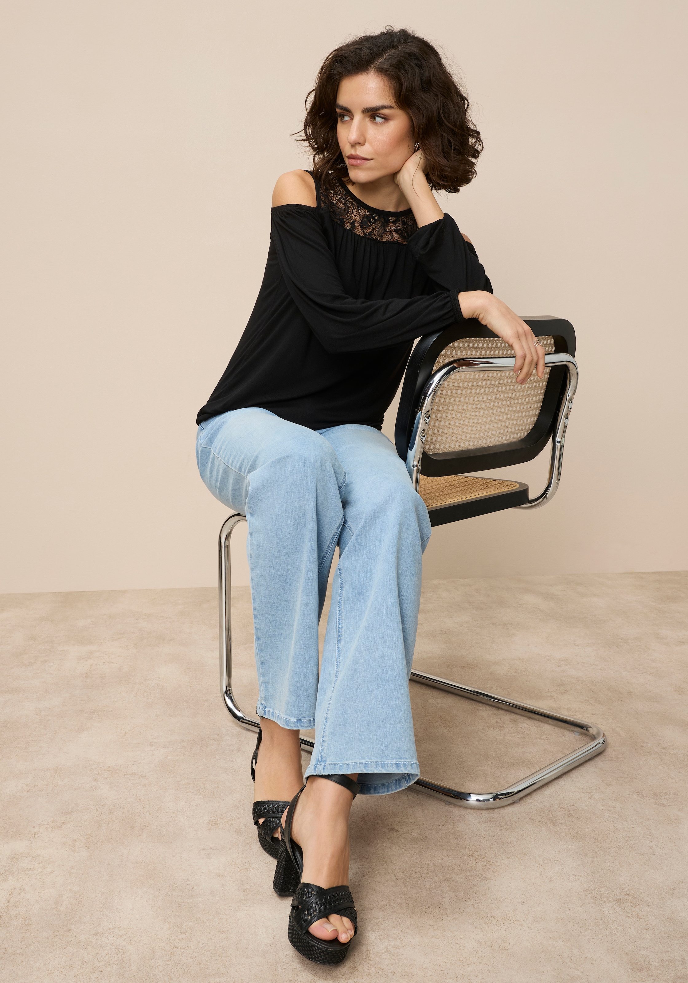 Laura Scott Langarmshirt lässig geschnitten, Langarm, femininer Stil