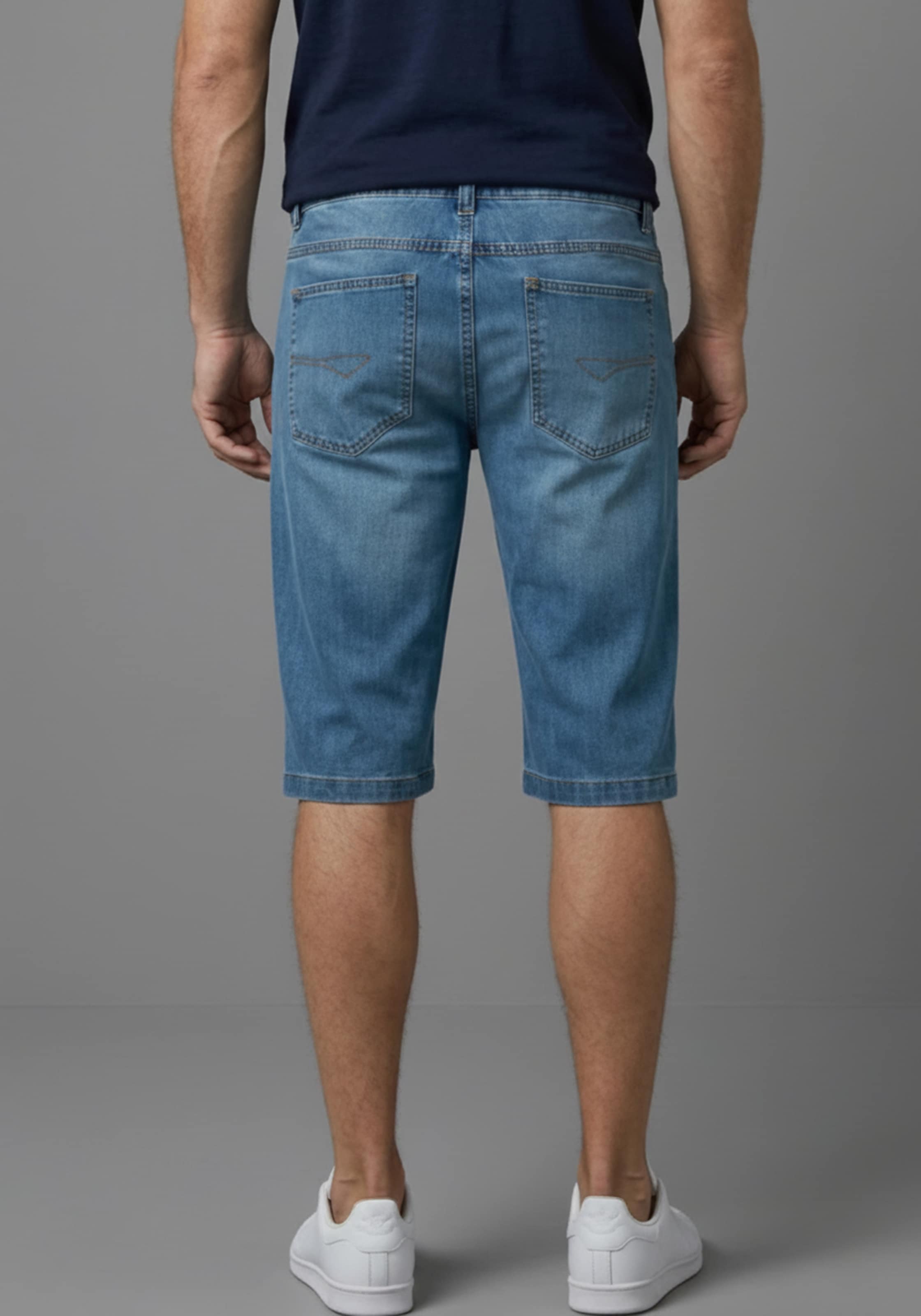 Arizona Bermuda en jean »mit Abriebeffekten für einen collen Used-Look« Regular Fit Passform, gerade Beinform, niedrige Leibhöhe