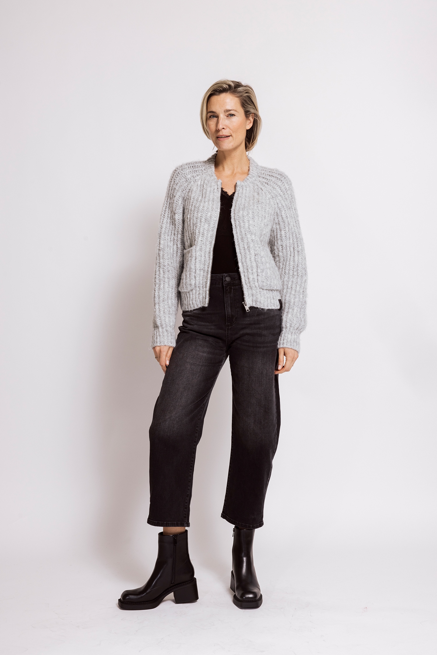 Zhrill Veste en tricot »CORINNA« look décontracté, coupe régulière, avec fermeture éclair, structure côtelée