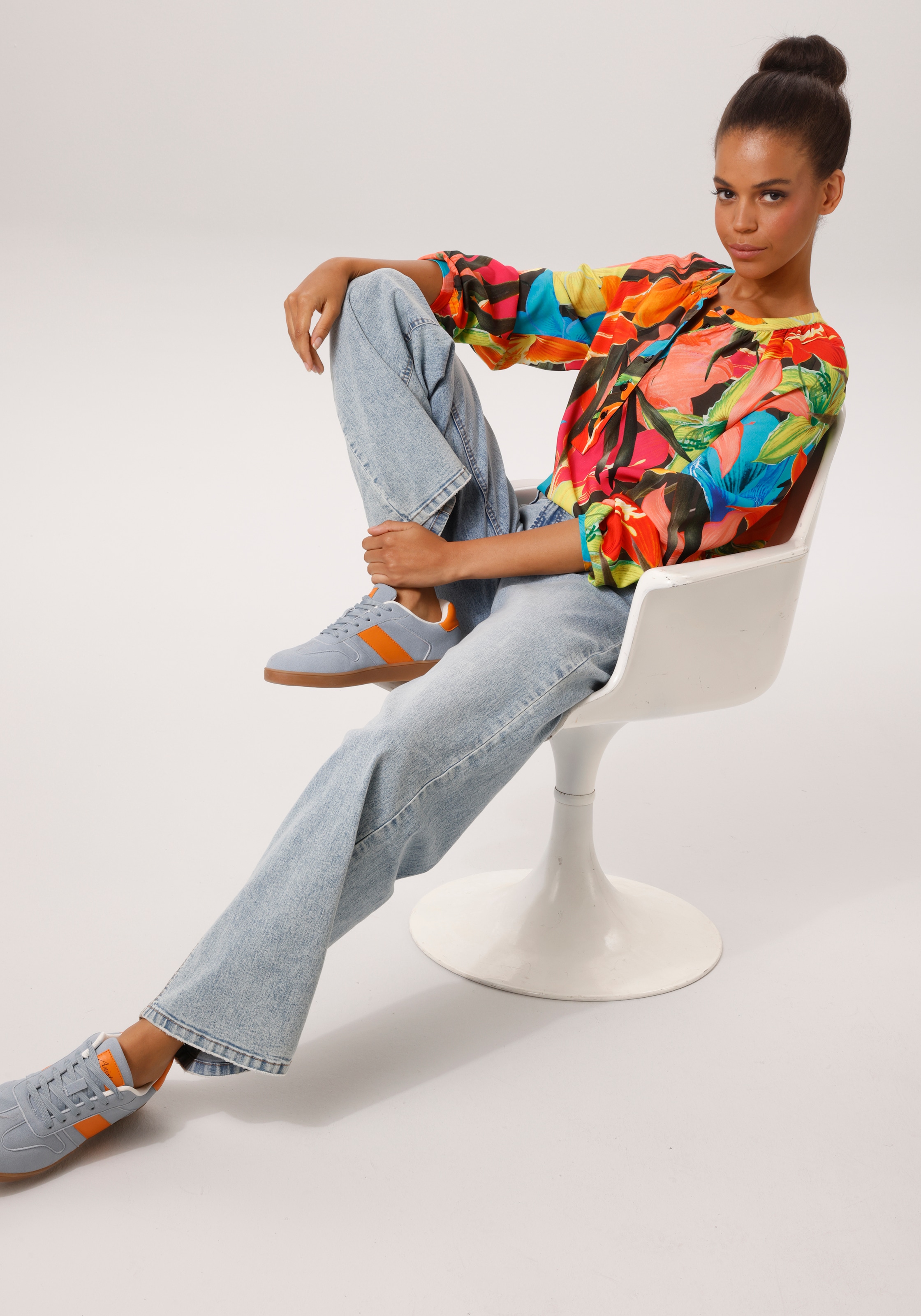 Aniston CASUAL Schlupfbluse mit farbenfrohen, grossflächigen Blüten bedruckt - NEUE KOLLEKTION