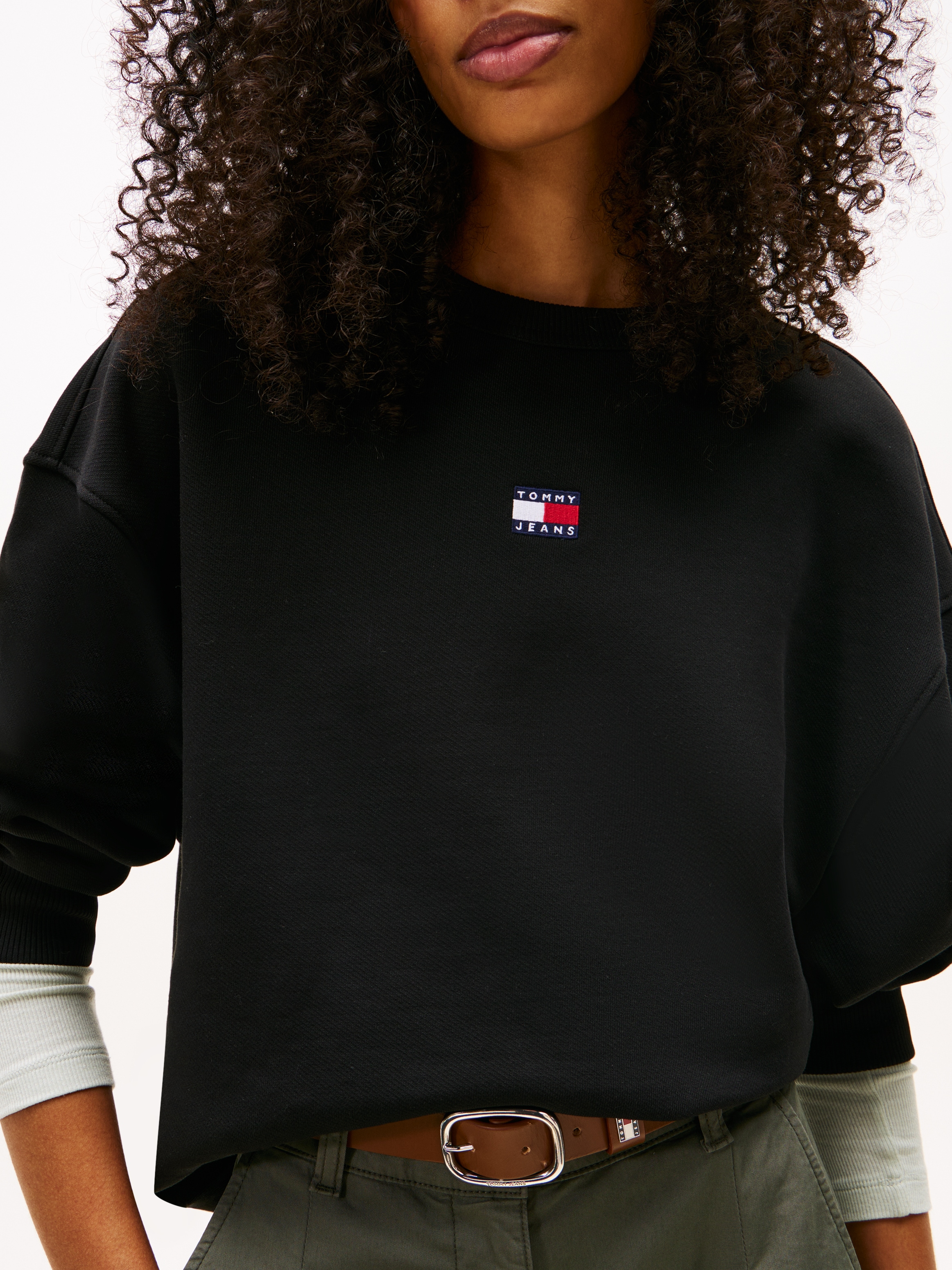 Tommy Jeans Sweatshirt »Sweatshirt TJW BXY BADGE«, mit Dropshoulder-Design und Frontlogo
