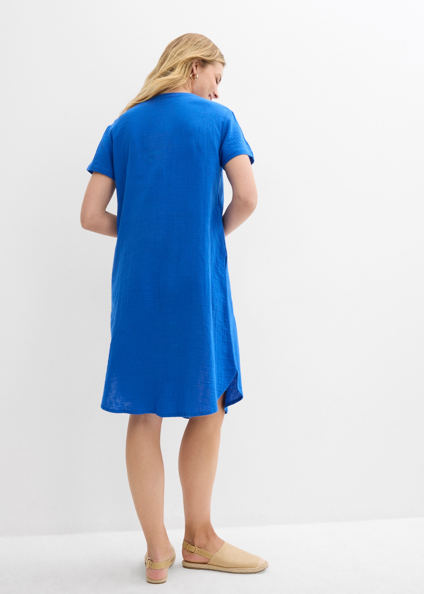 bonprix Robe chemisier en coton, coupe trapèze, avec poches latérales