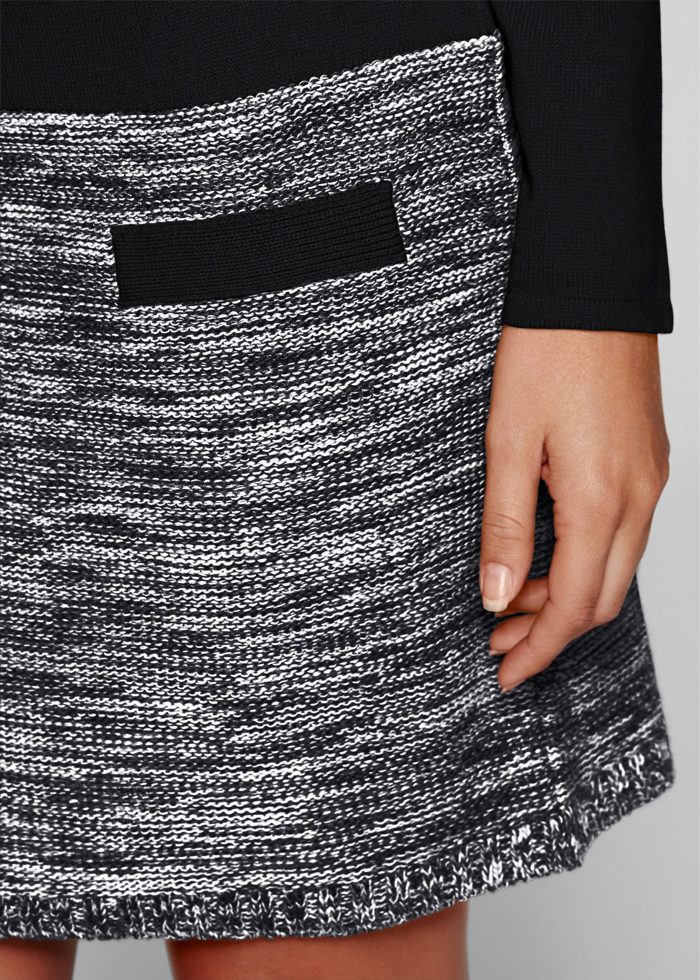 bonprix Robe en tricot Poches décoratives look bicolore, superbe col à revers