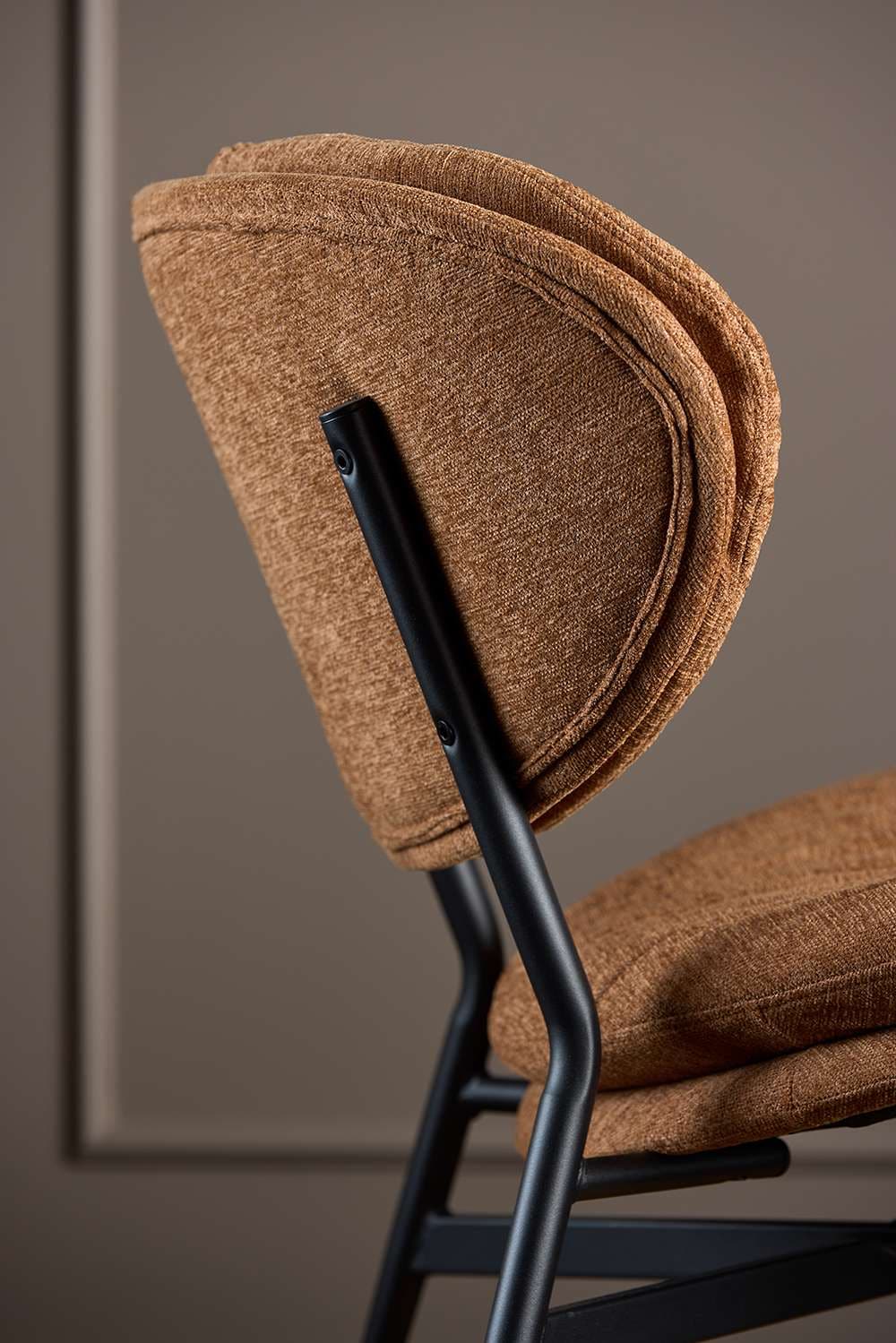 ACTONA GROUP Fauteuil lounge »Burma« tissu terracotta, pieds en acier noir, hauteur d'assise : 43 cm