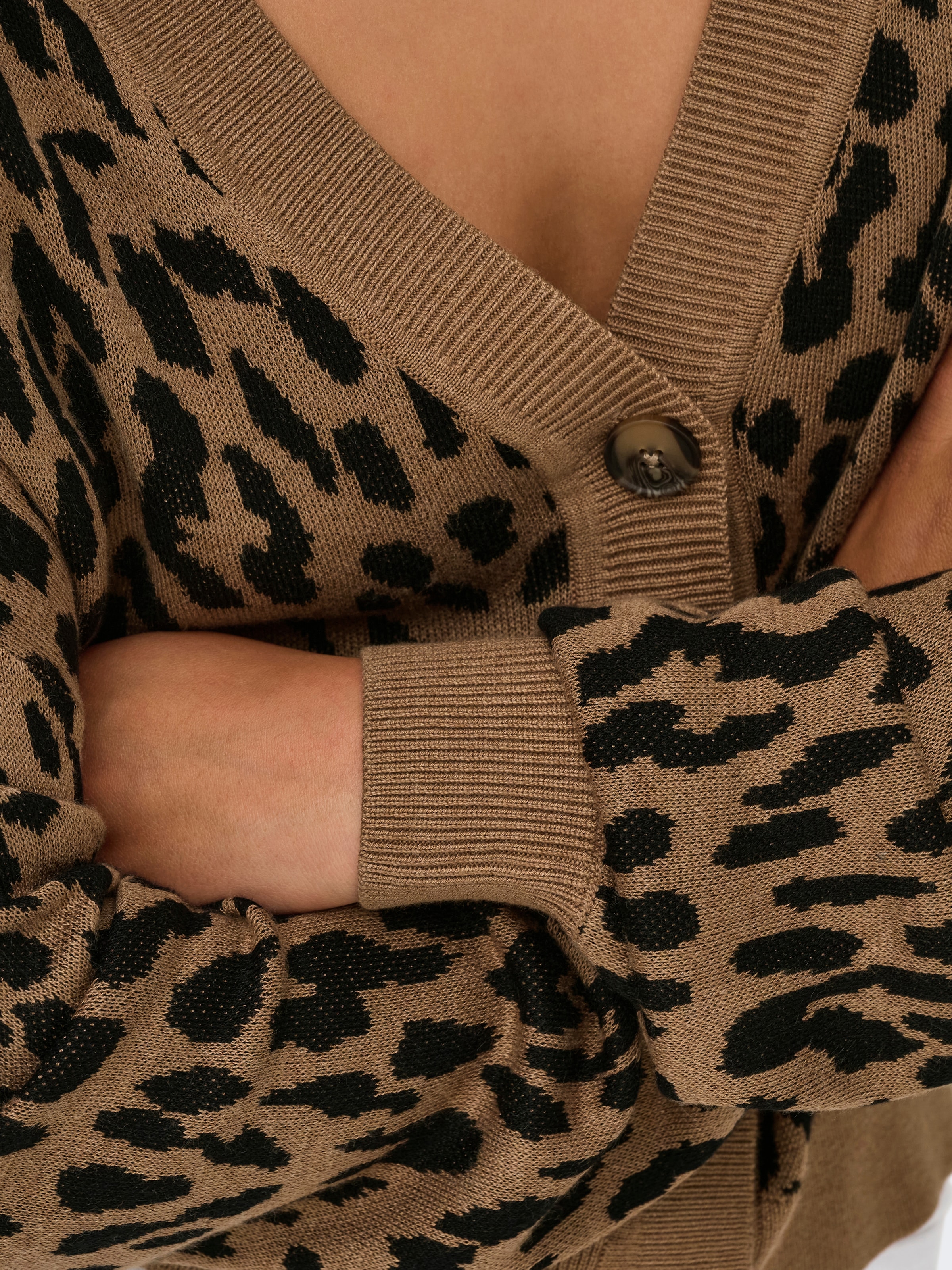 ONLY Strickjacke »ONLVIENNA LS JQ LEO CARDIGAN CS KNT« Viskosemischung, regular fit