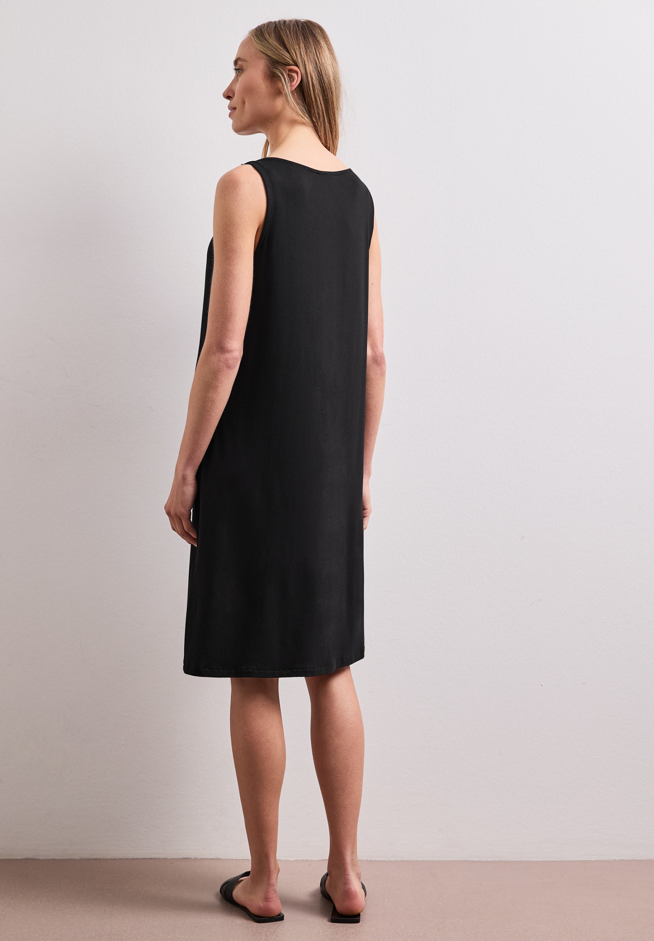 STREET ONE Robe t-shirt Sans poches Sommerkleid mit Schnallendetail/Viskose-Stretch