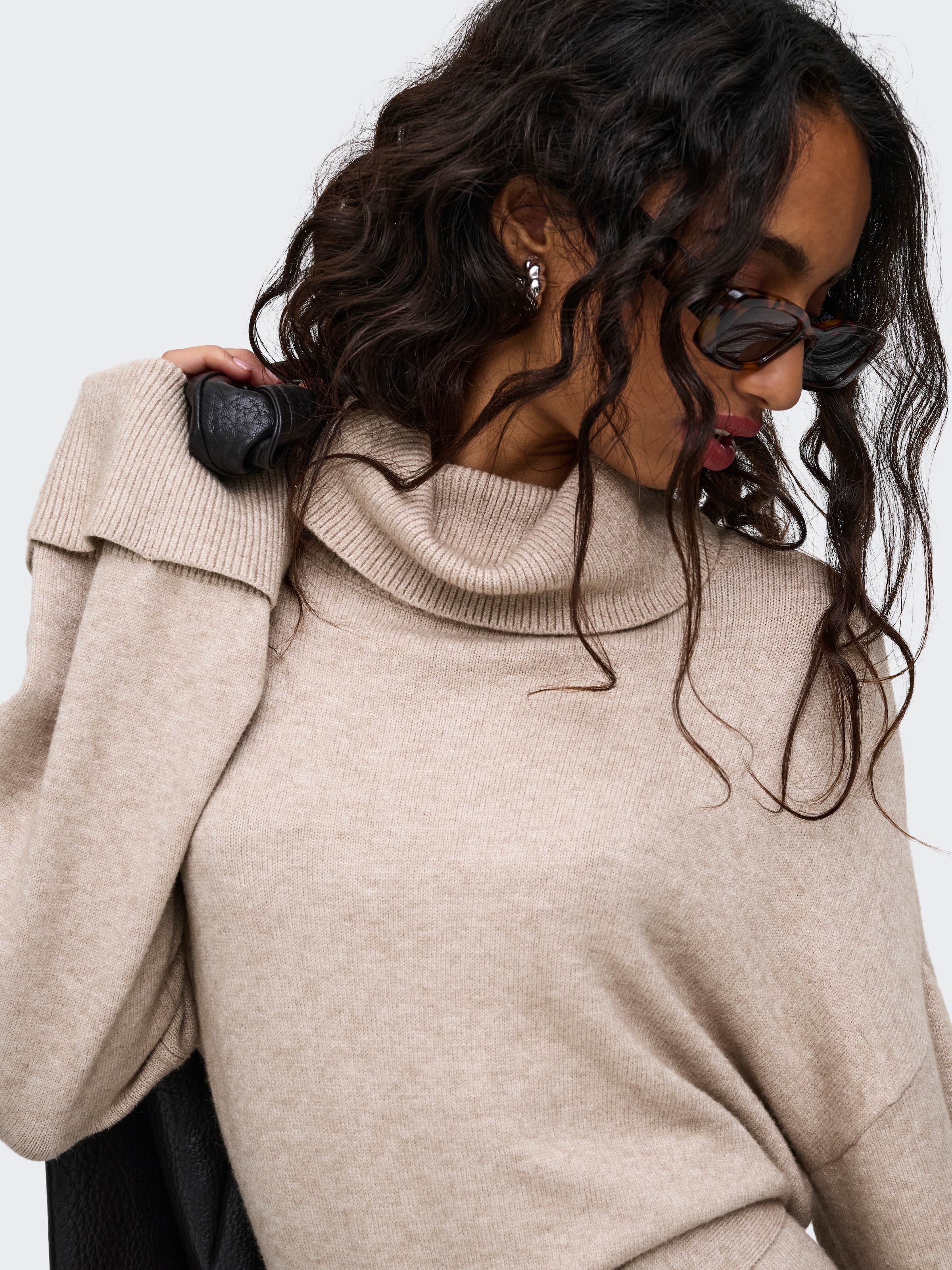 ONLY Robe en tricot »ONLPRINCESS LS ROLL-NECK DRESS KNT NOOS« Viskosemischung, regular fit