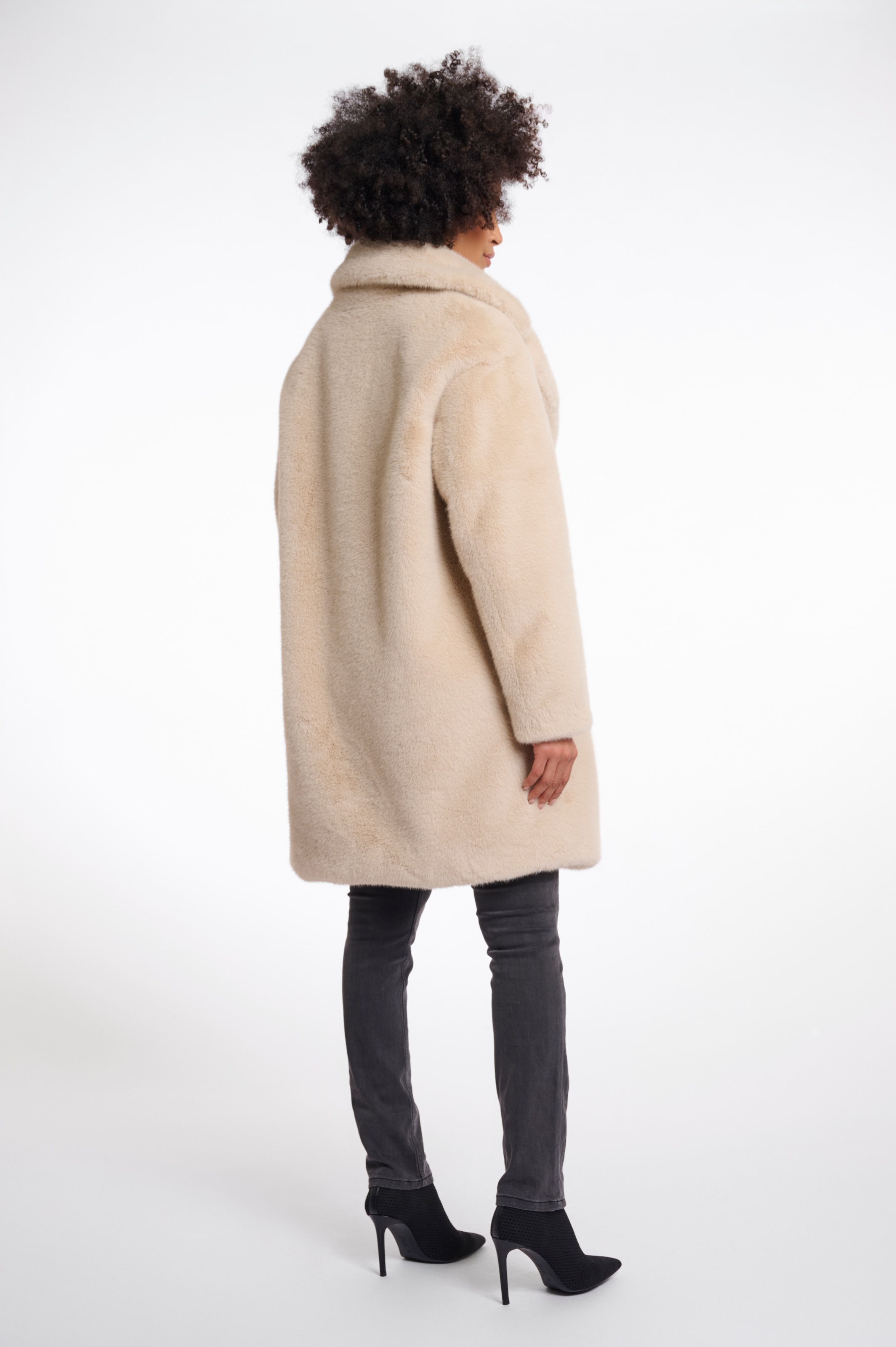 Rino & Pelle Manteau en imitation fourrure Avec col à revers et fermeture à 2 boutons