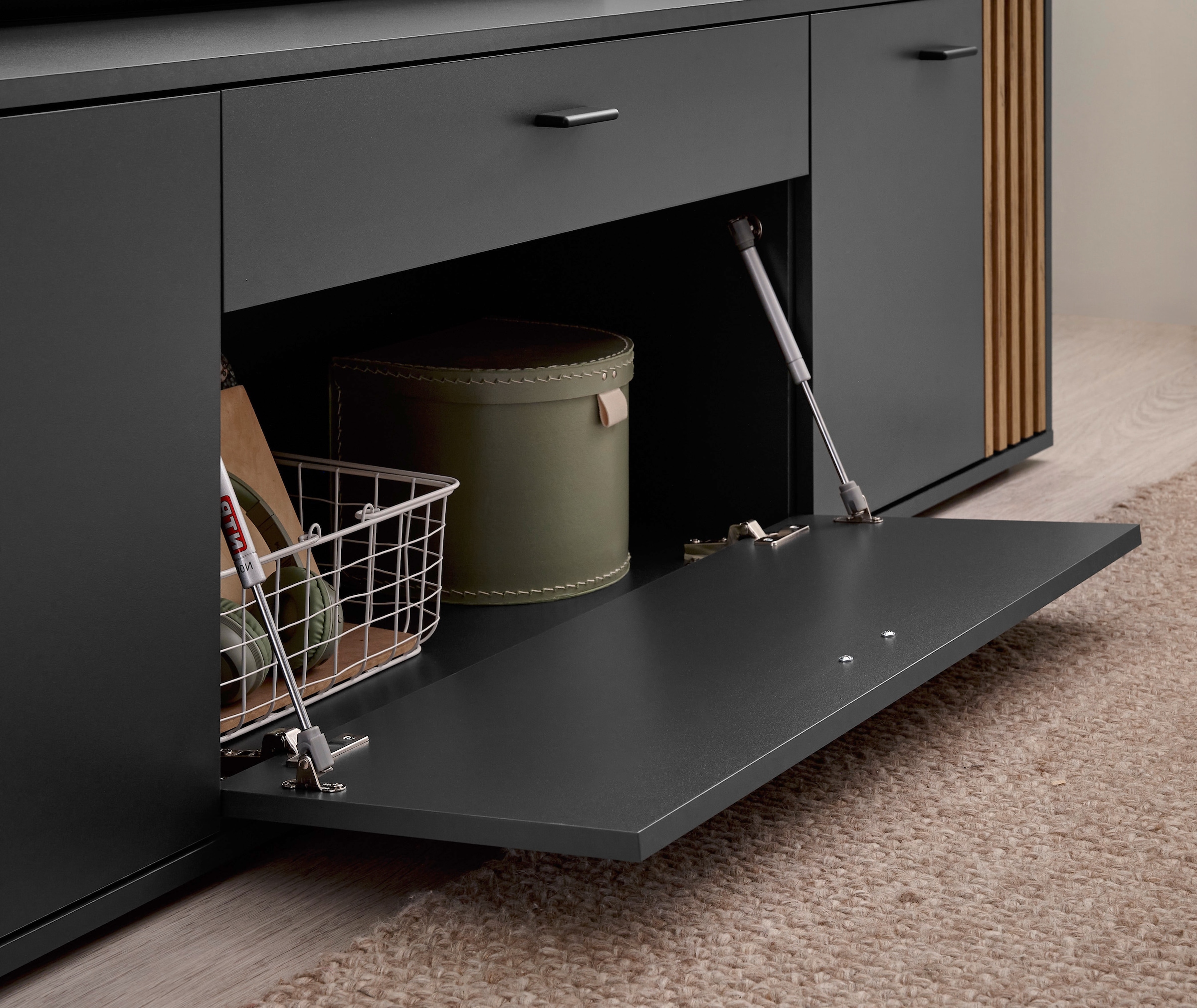 HBZ Lowboard »Dublin TV-Schrank, BxHxT 180x50x38cm« 1 Stk. tlg. Breite 180cm, Softclose, Metallgriffe