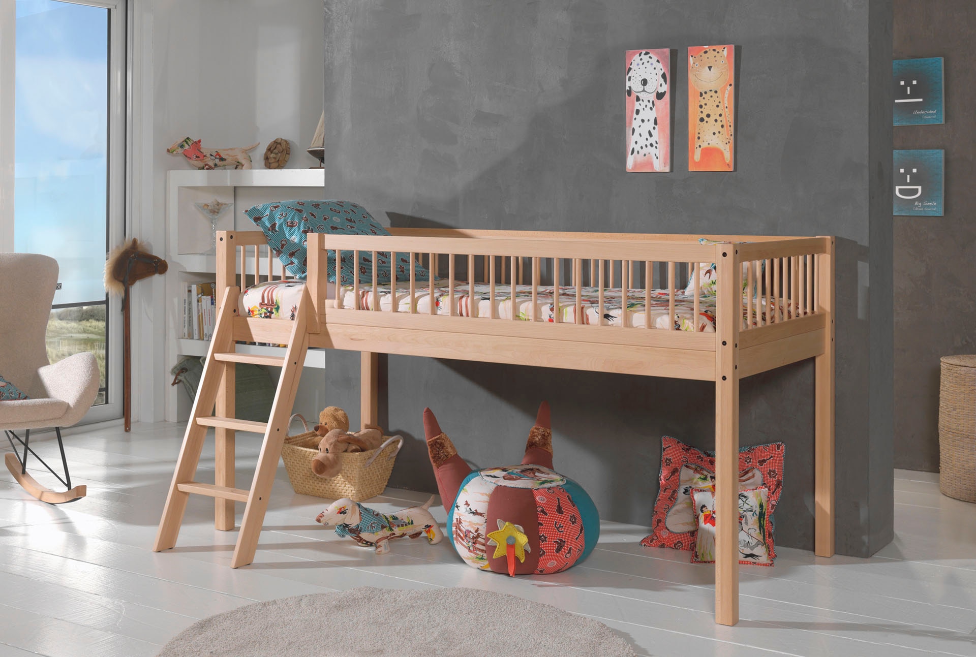 Vipack Spielbett »Forrest halbhoch mit Leiter und Absturzschutz in Sprossen-Optik« Liegefläche 90/200cm inkl. Massivholz Rolllattenrost,  ideal für das Kinderzimmer, Buche massiv natur lackiert
