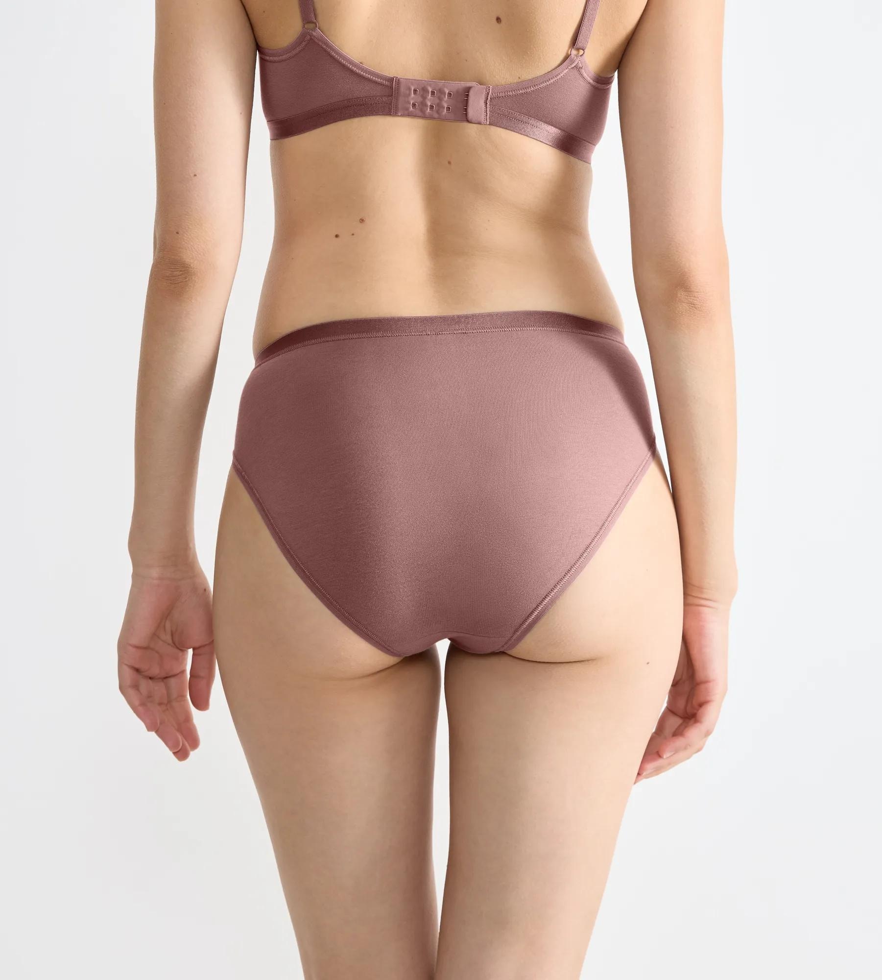 sloggi Slip tai »GO Daily Cotton« détails effet brillant, grande ouverture de jambe, doux, élastique