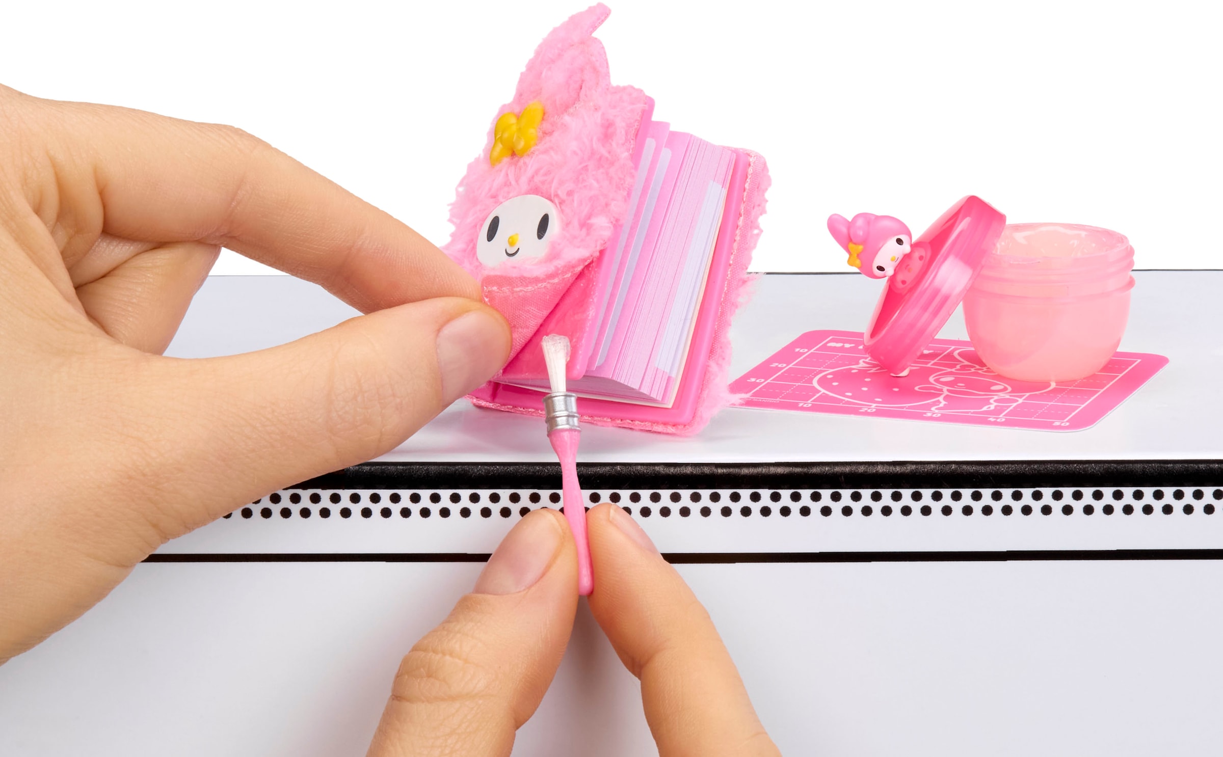 MGA ENTERTAINMENT Set créatif »MGA's Miniverse - Make It Mini SANRIO Series 3«