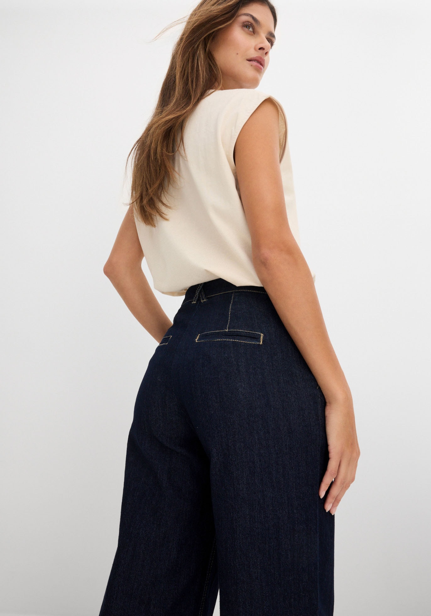 bonprix Weite Jeans »Wide-Leg-Jeans High Waist, Bequembund« Loose Fit Passform, High Waist, mit Bundfalten