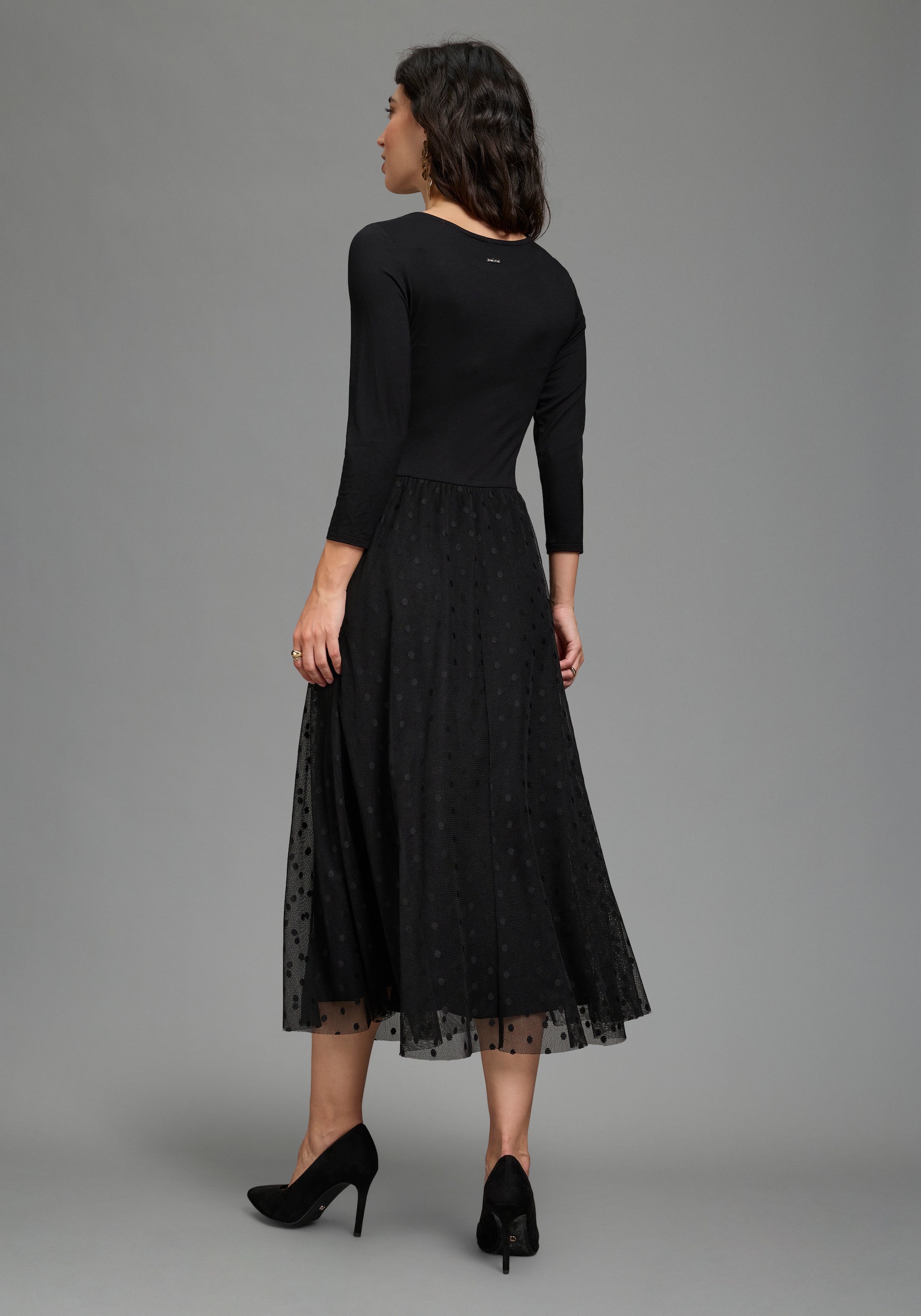 Laura Scott Robe de soirée »in Midilänge mit Meshrock in Punkte-Design« coupe ajustée, mélange de matériaux, tissu de chemise combiné avec du mesh