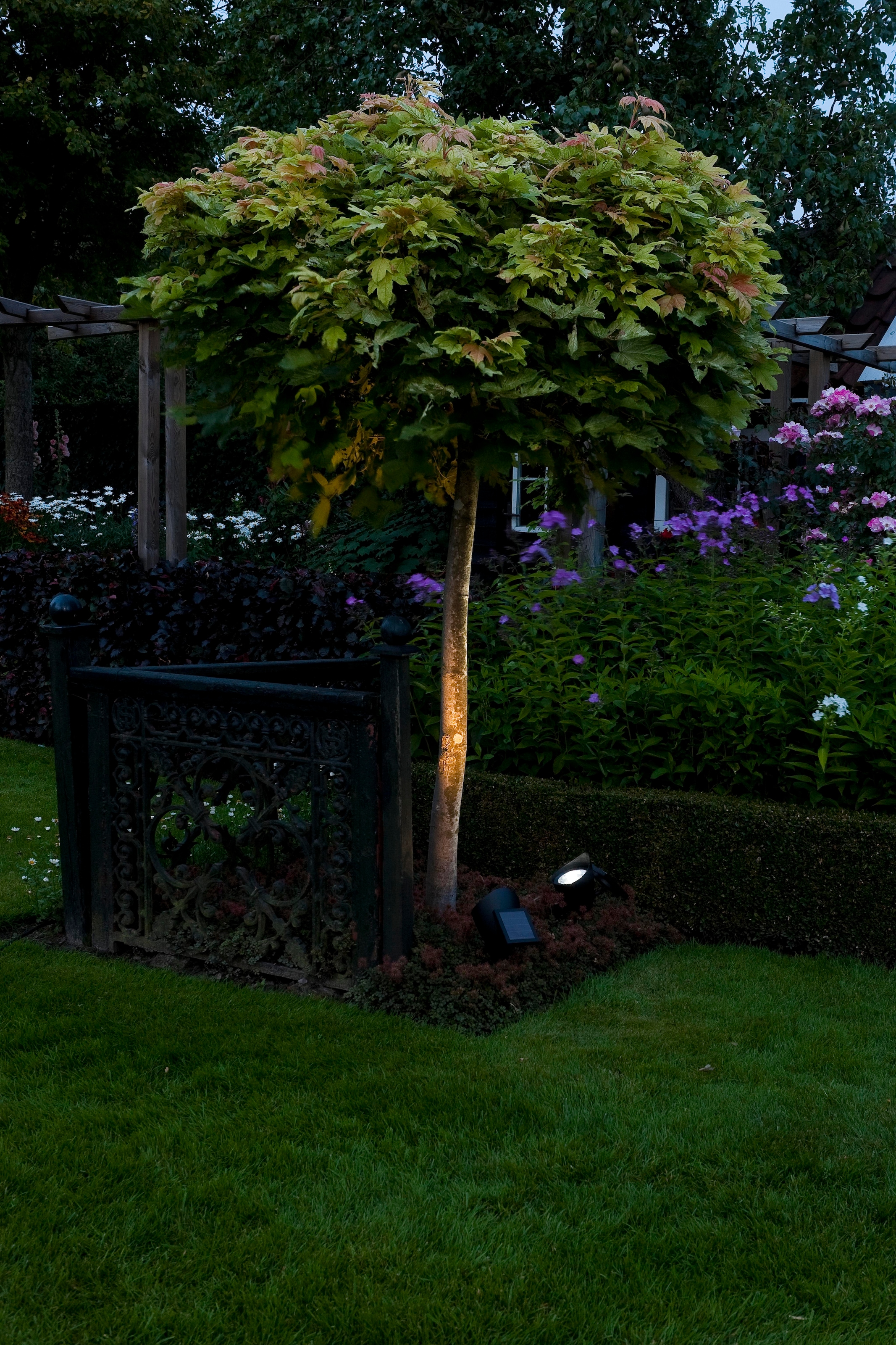LUXFORM Gartenstrahler »Solar-Gartenleuchten - Lazise - 2 Stück - Schwarz« LED-Modul 2 Stk. Ganzjährig Solar