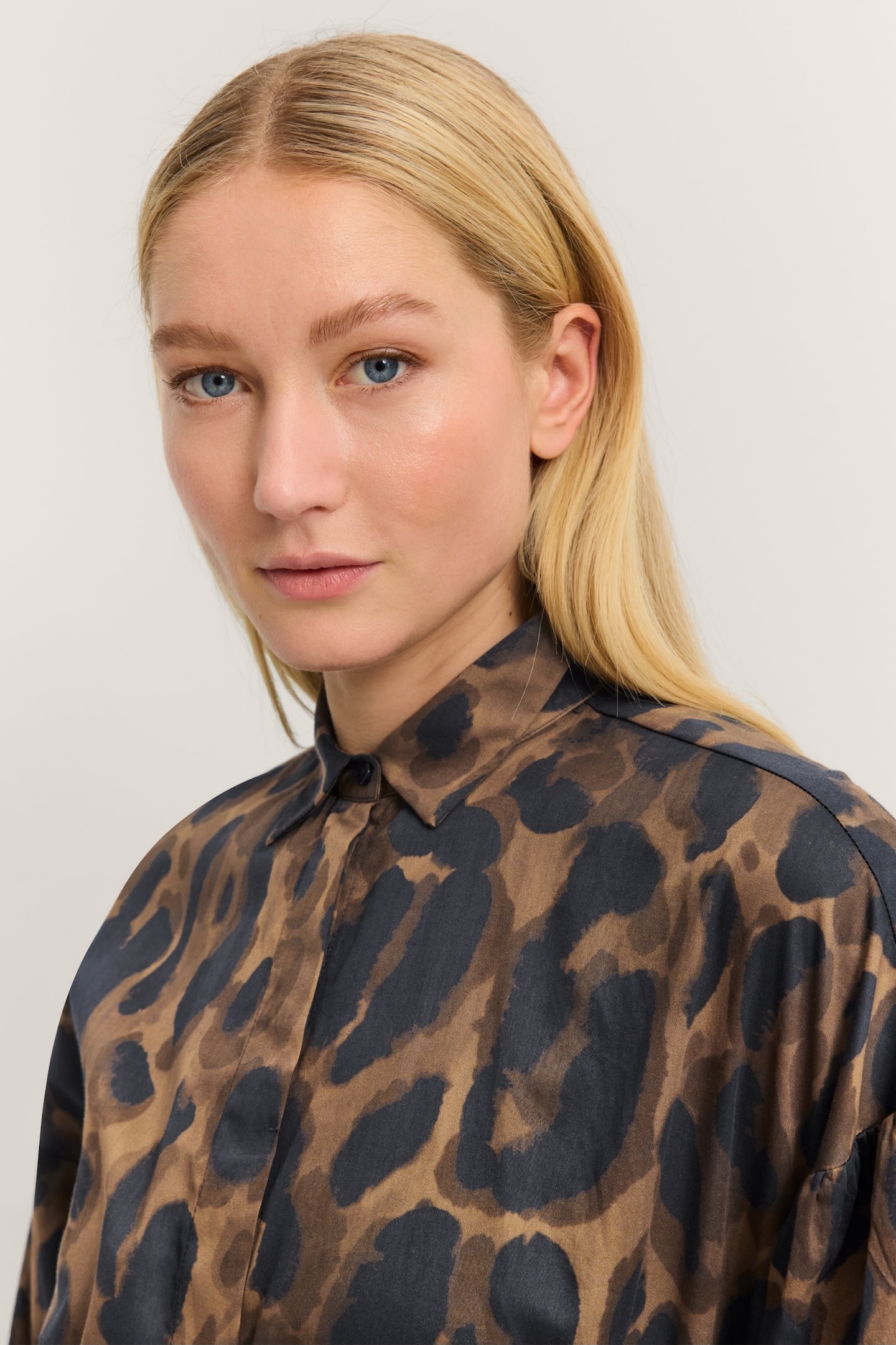 bugatti Robe chemisier »Leo-Muster« mit Bindegurt und aus Baumwolle