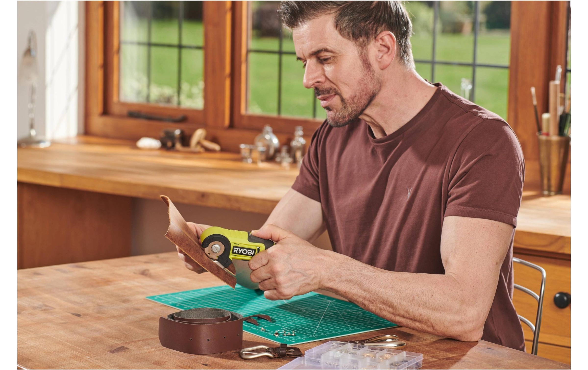 RYOBI Trancheuse universelle »Akku-Universalschneider RCT4-120G«