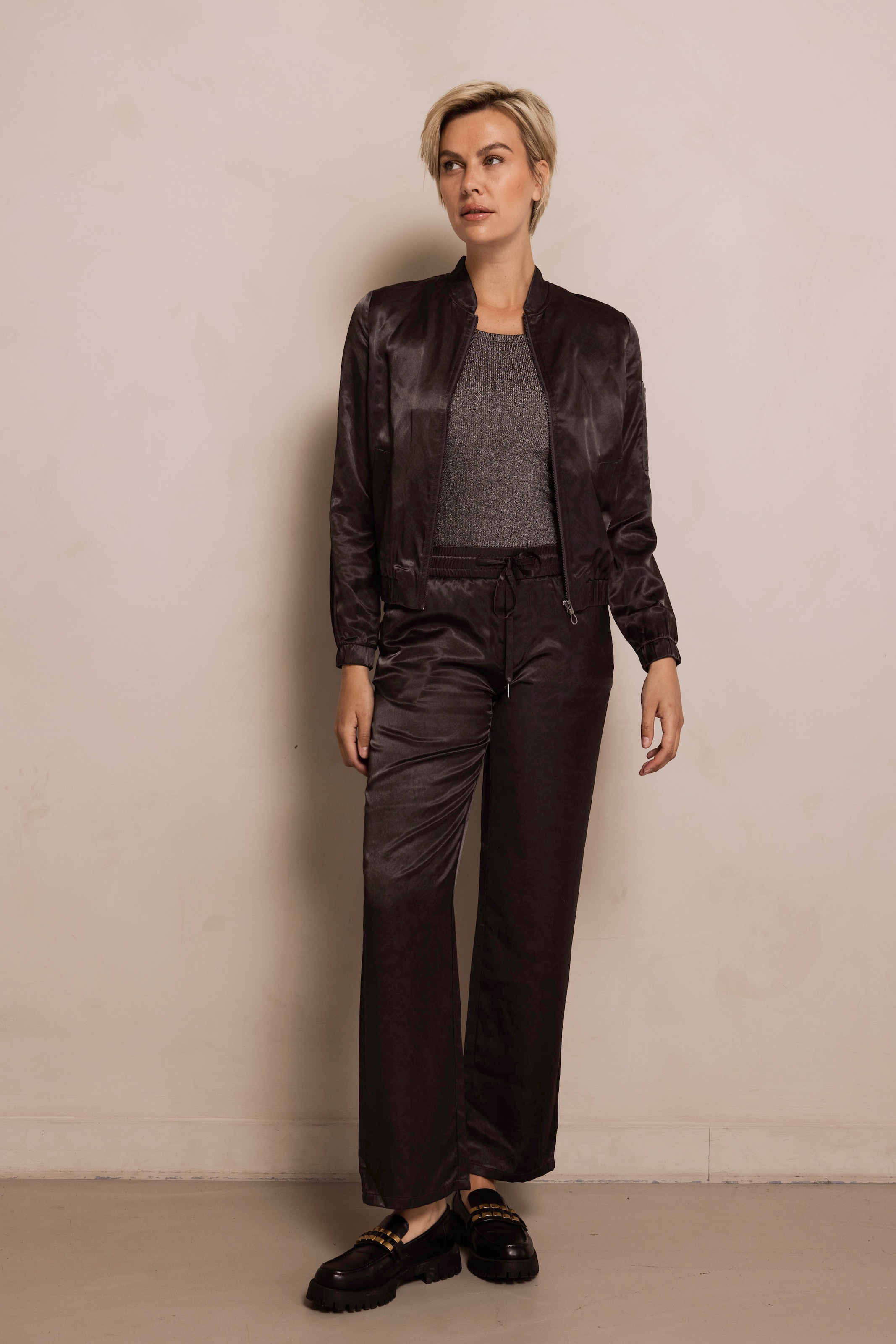 Zhrill Stoffhose »ZHISLA«  mit Elastikbund, leicht glänzend