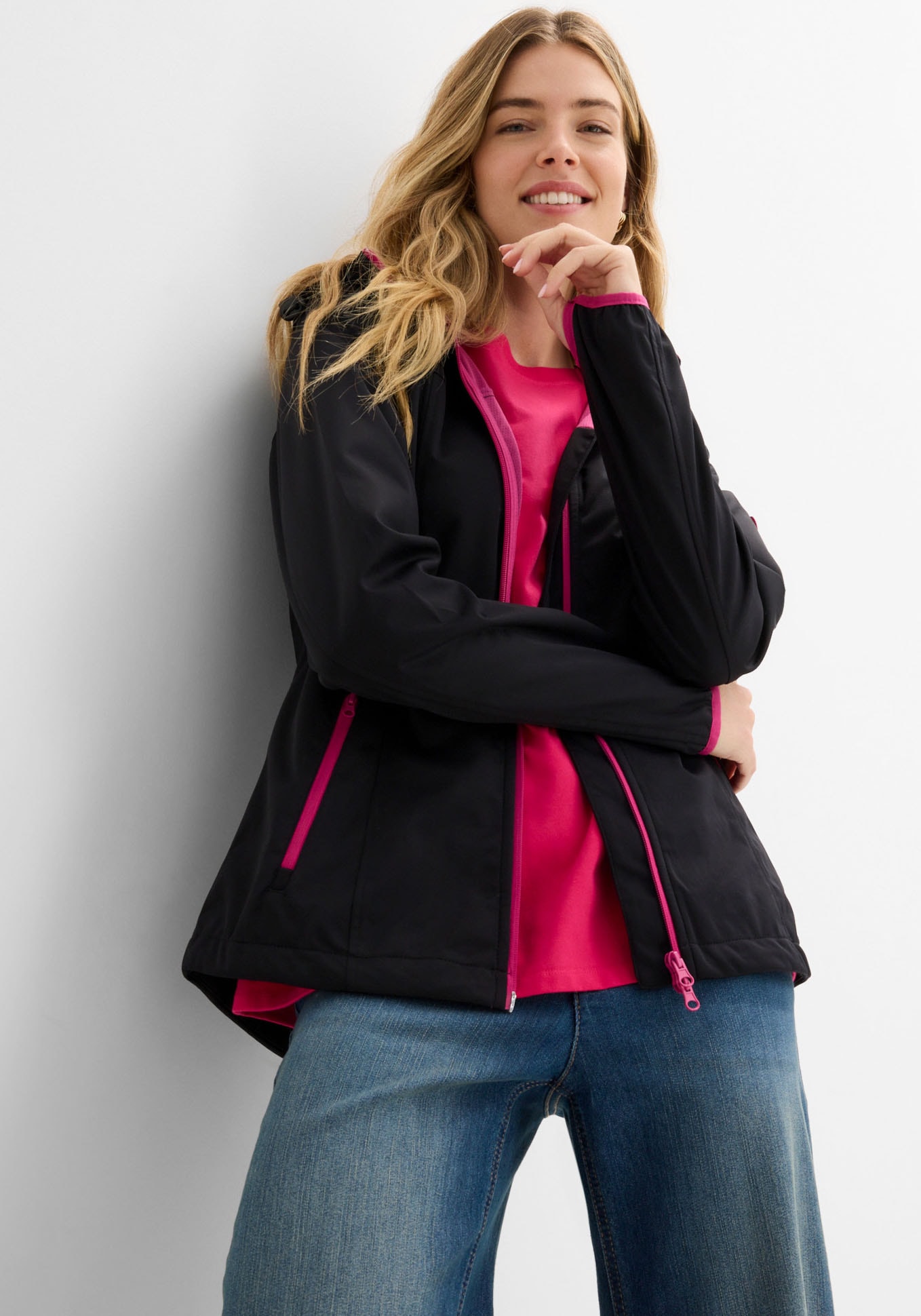bonprix Veste softshell mit Kapuze leichtes Material, mit 2-Wege-Reissverschluss, mit Daumenlöchern