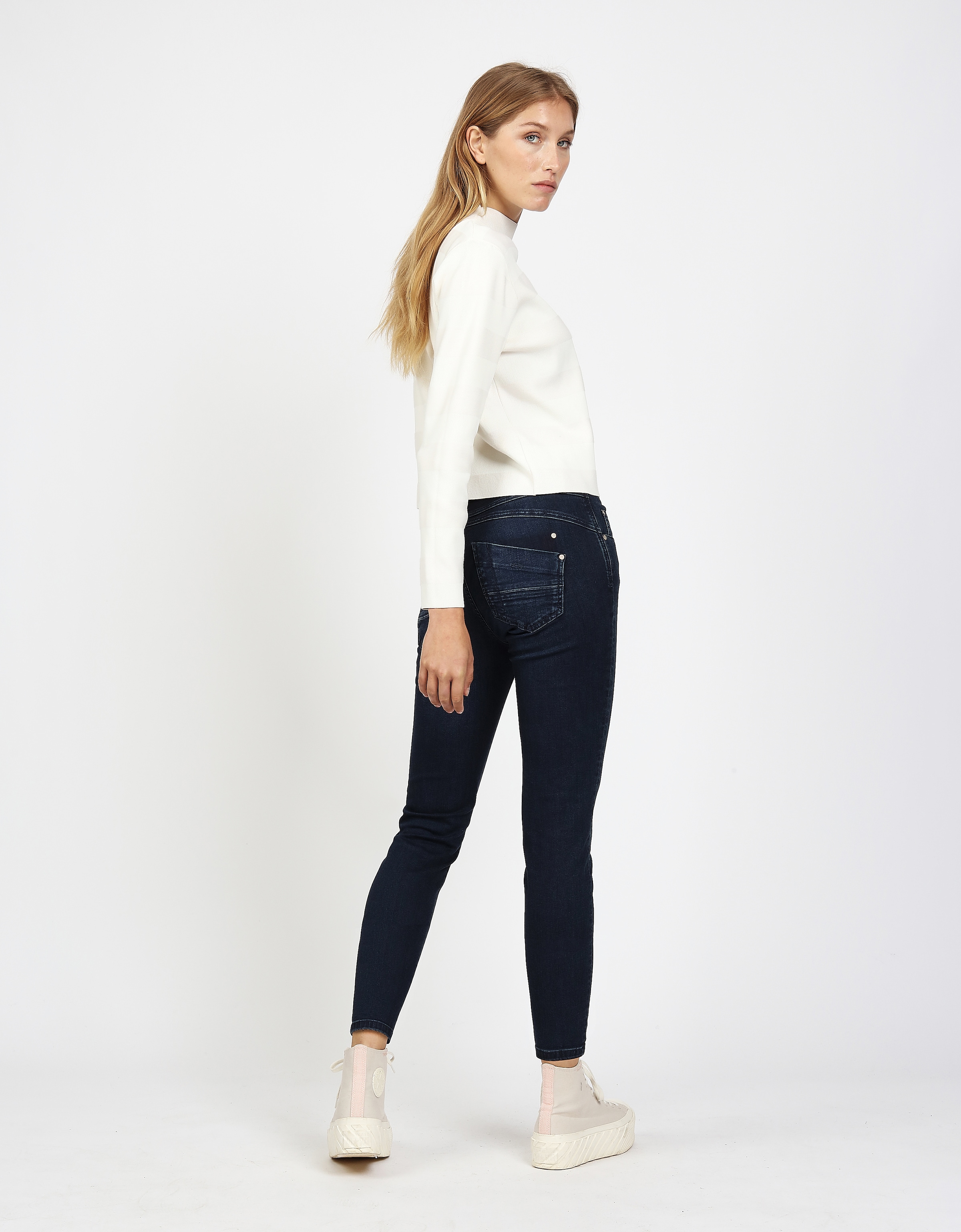 GANG Relax-fit-Jeans »94AMELIE« mit Used-Effekten