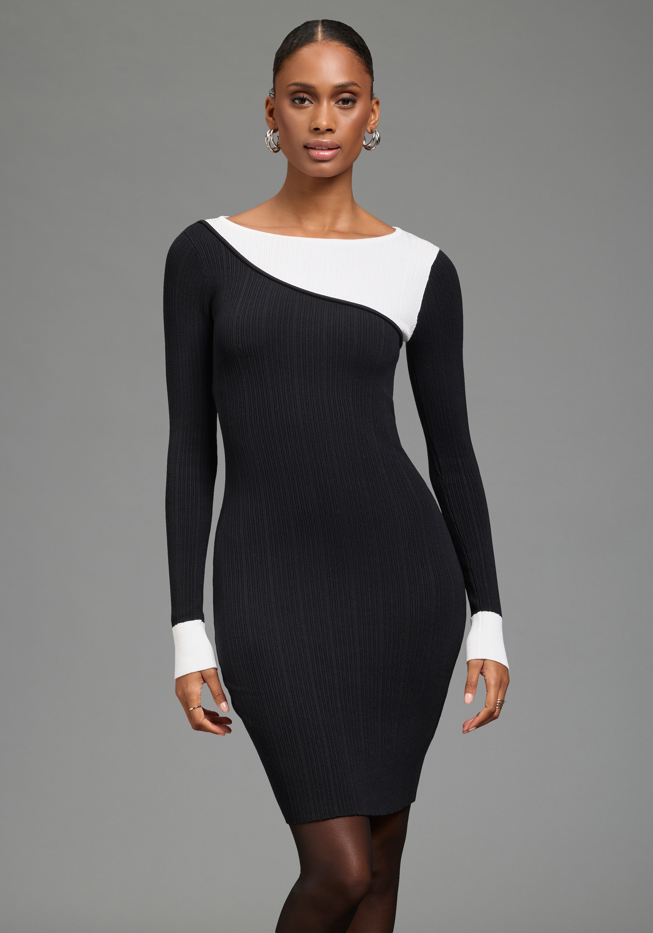 Bruno Banani Strickkleid »in zweifarbiger Optik« Ohne Taschen aus modernem Rippstrick, mit figurbetonter Passform