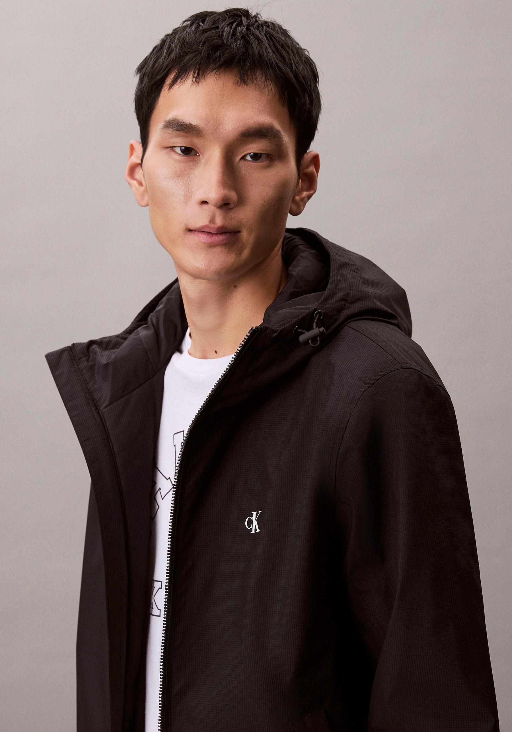 Calvin Klein Jeans Blouson avec capuche Regular Fit, capuche réglable