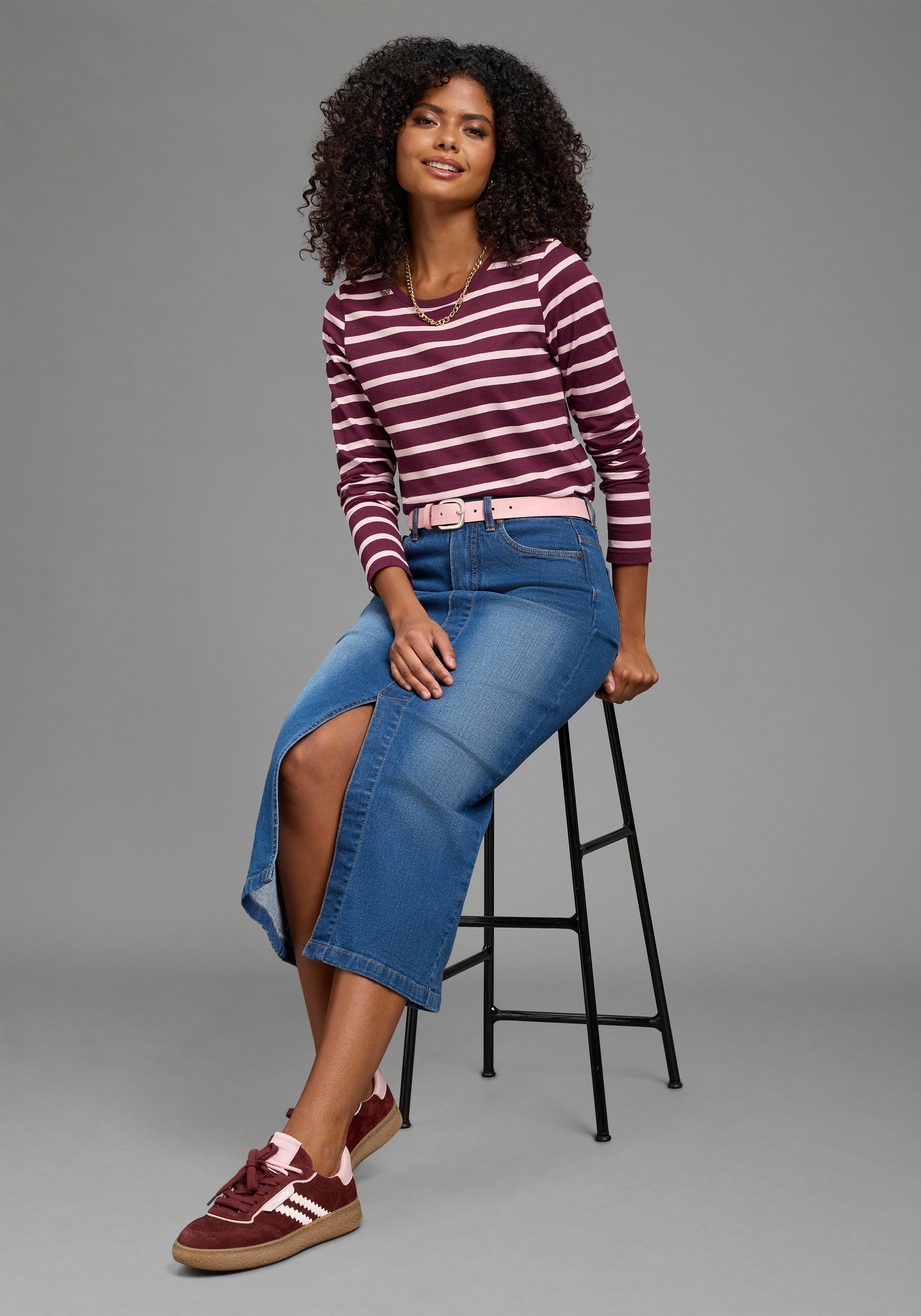 Arizona Jeansrock »lang« wadenlang, mit Schlitz, figurbetonte Passform, aus elastischem Denim